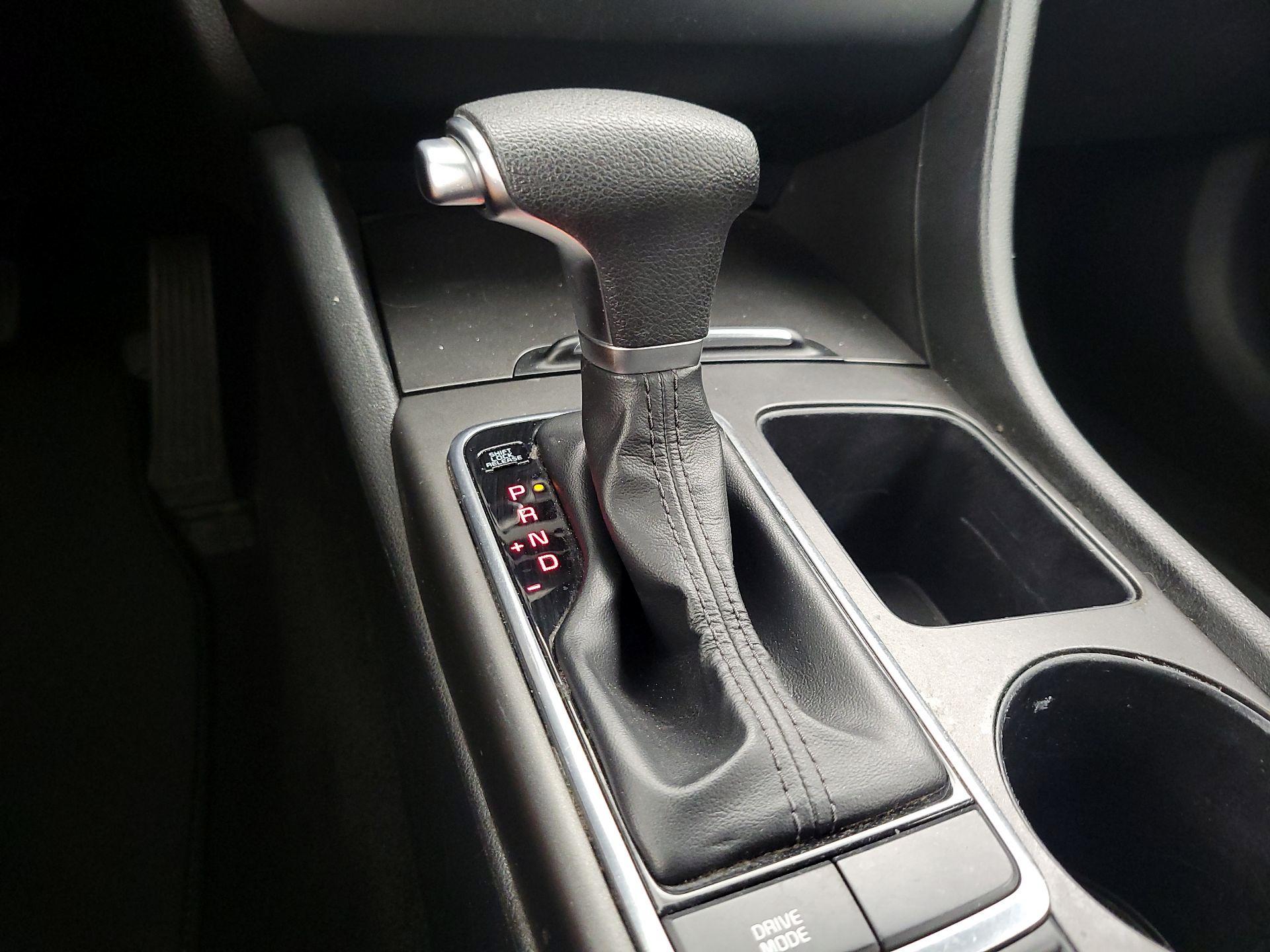 Thumbnail: 2016 Kia Optima - 17