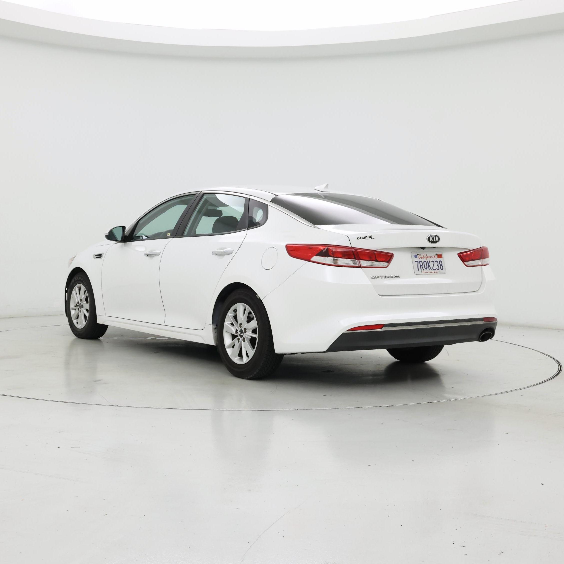 Thumbnail: 2016 Kia Optima - 2