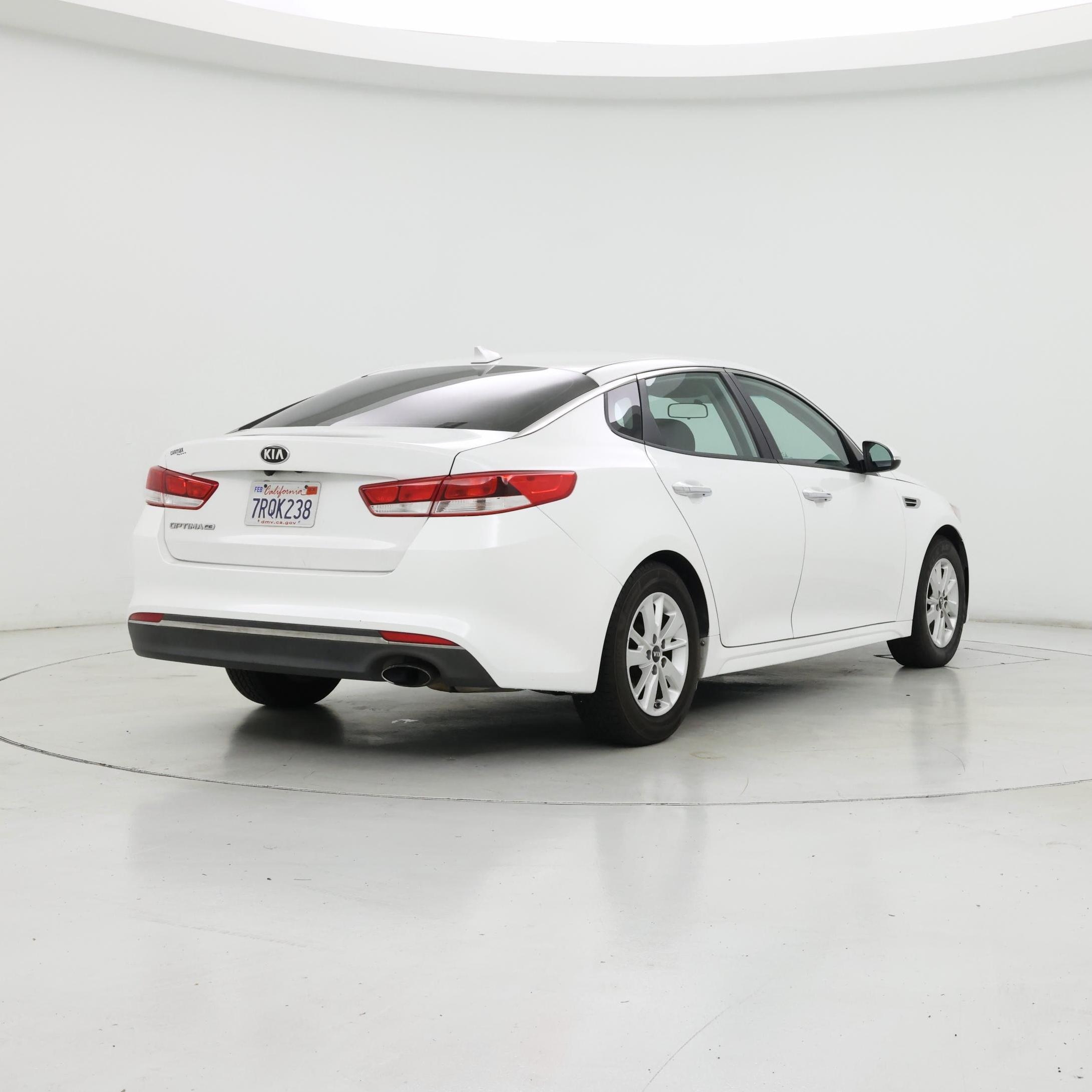 Thumbnail: 2016 Kia Optima - 8