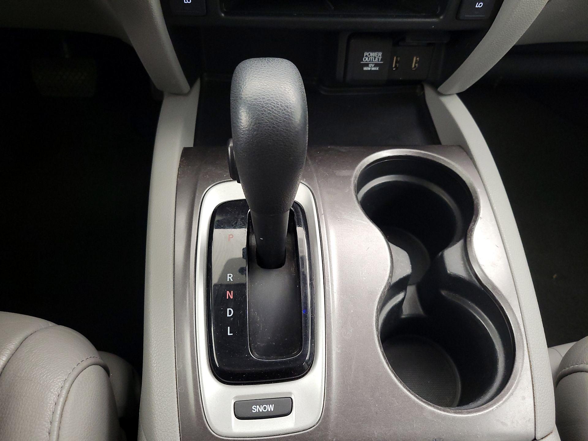 Thumbnail: 2017 Honda Pilot - 17