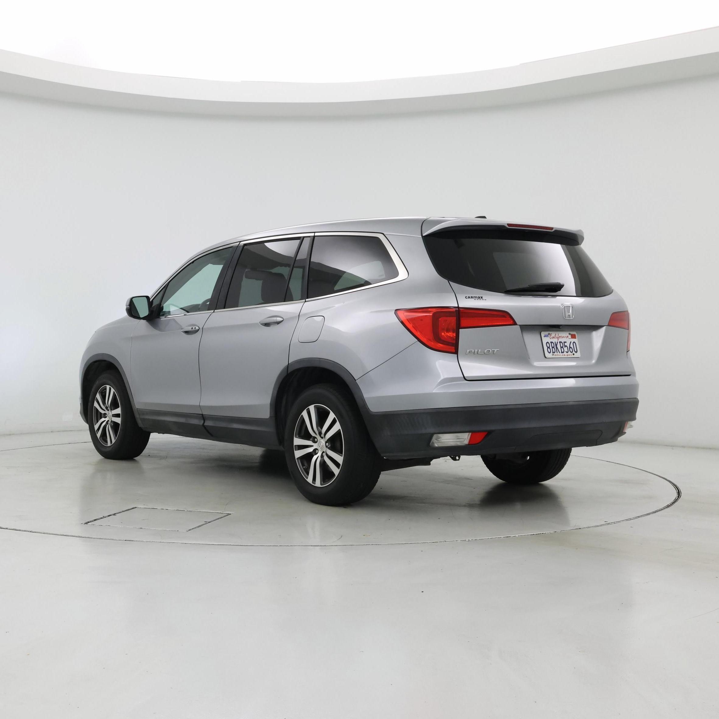 Thumbnail: 2017 Honda Pilot - 2
