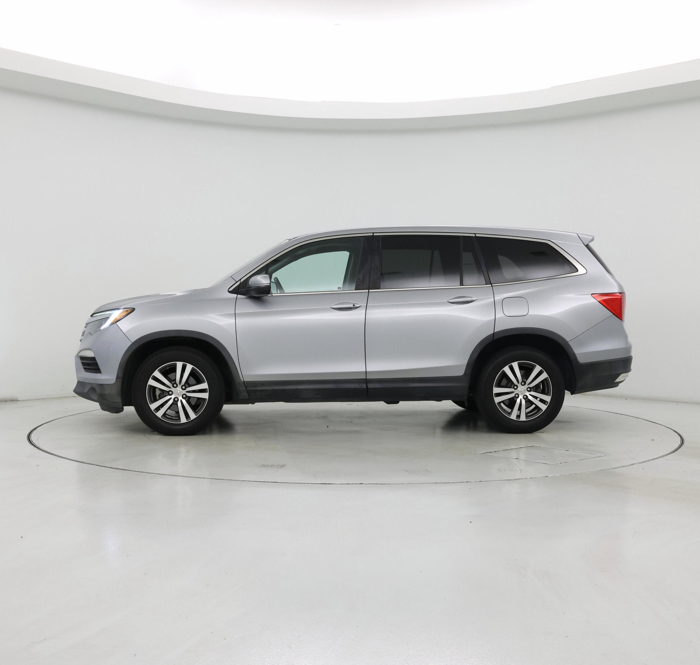 Thumbnail: 2017 Honda Pilot - 3