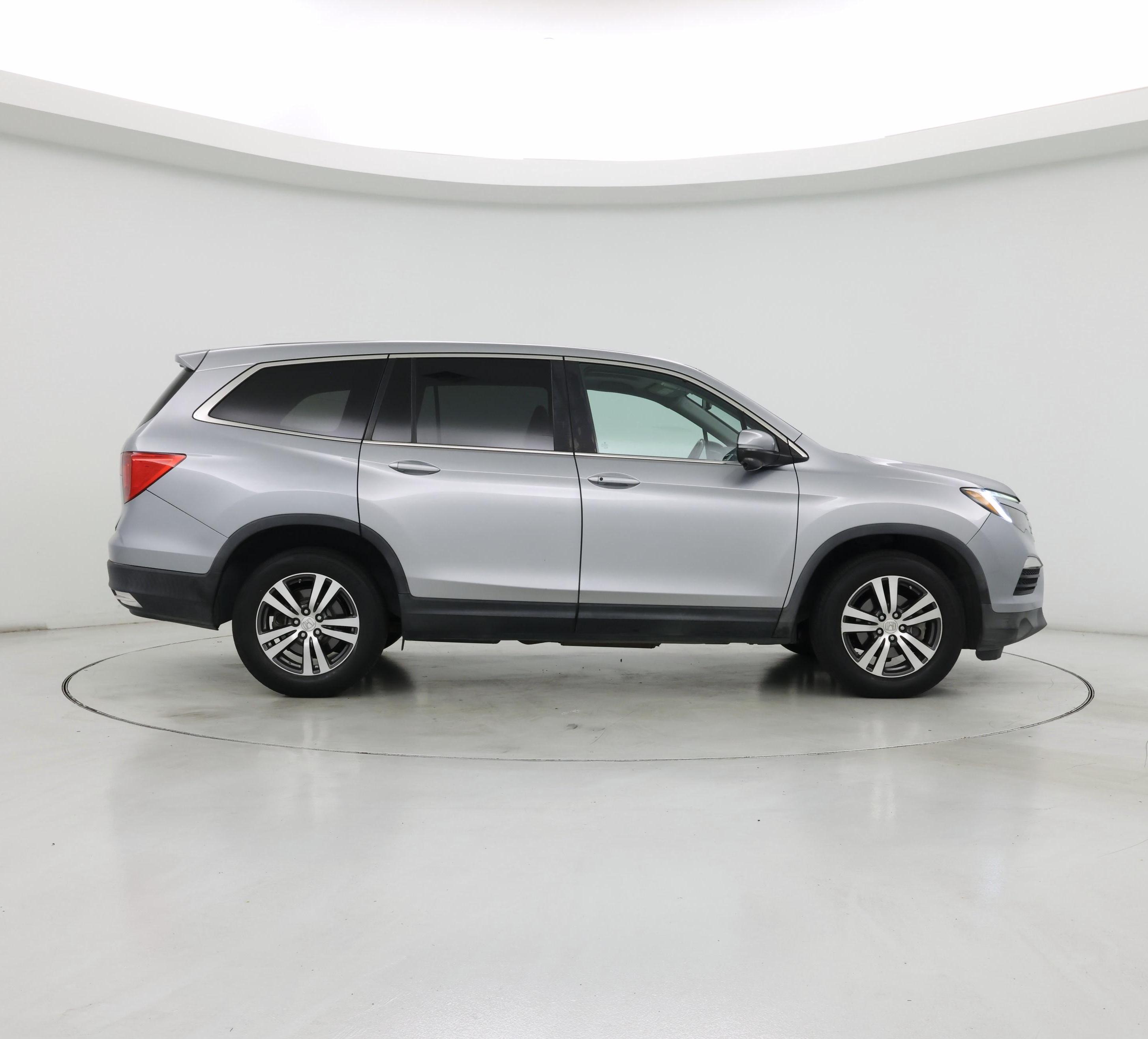 Thumbnail: 2017 Honda Pilot - 7