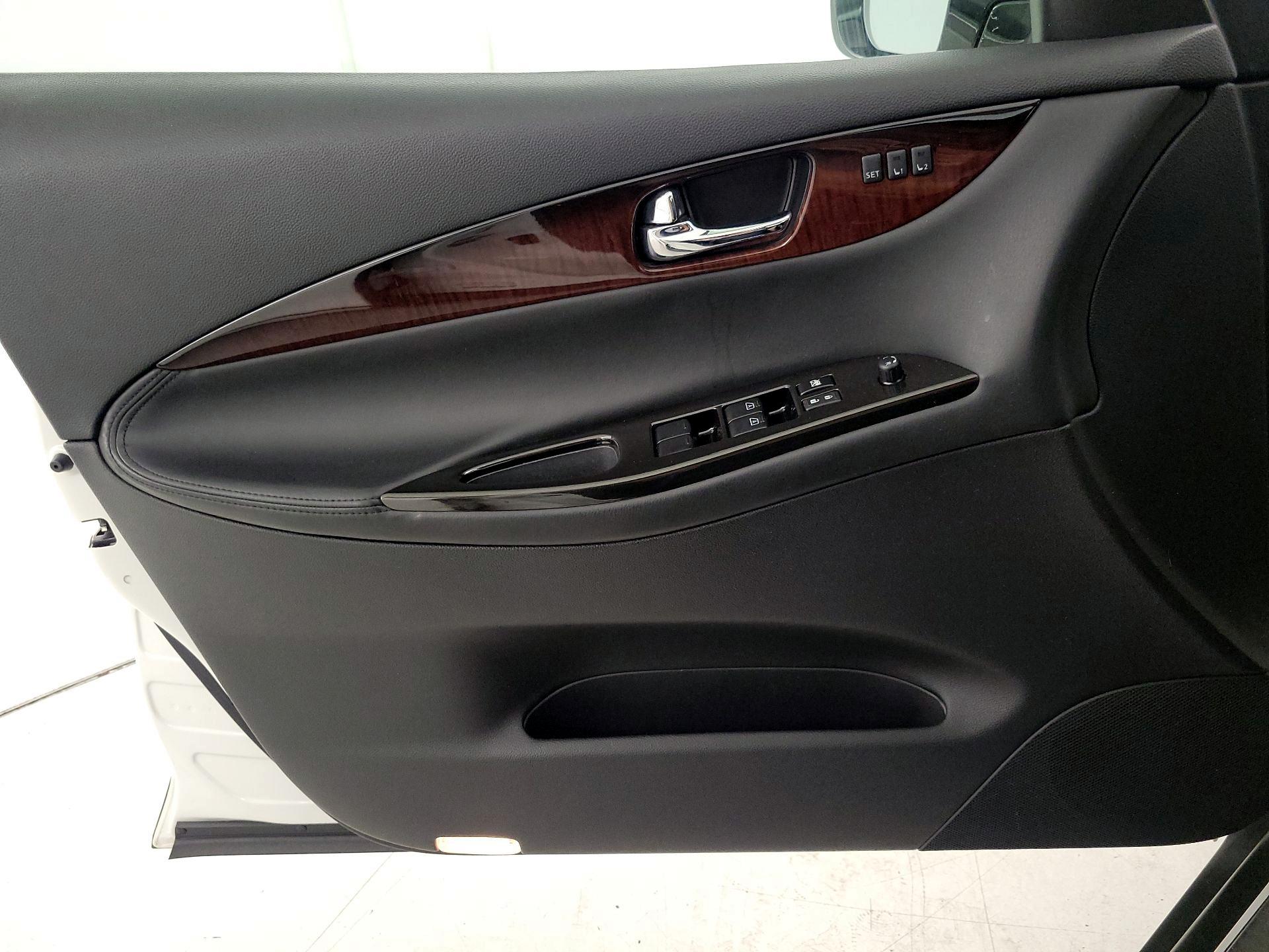 Thumbnail: 2017 INFINITI QX50 - 12