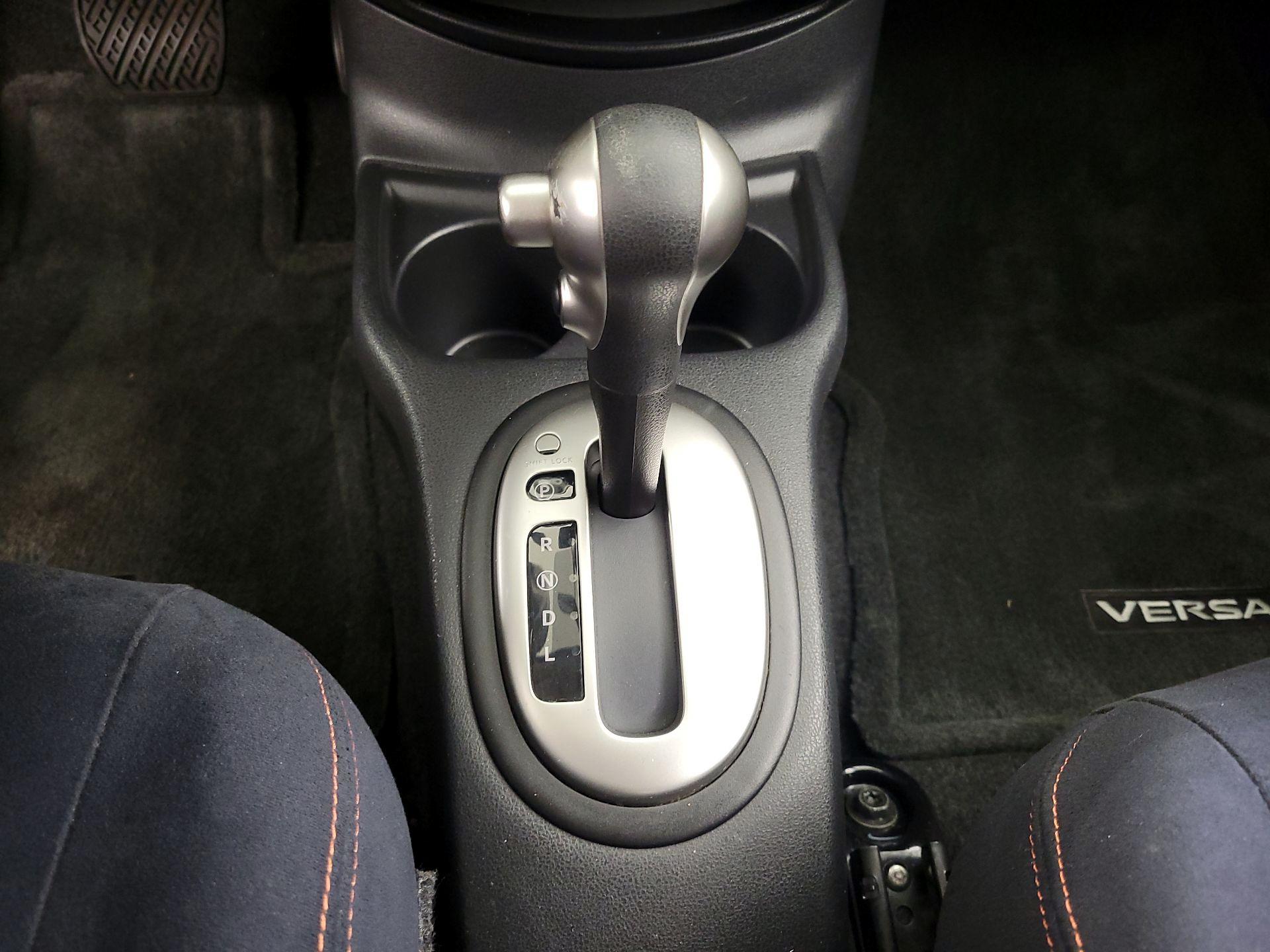 Thumbnail: 2016 Nissan Versa Note - 17