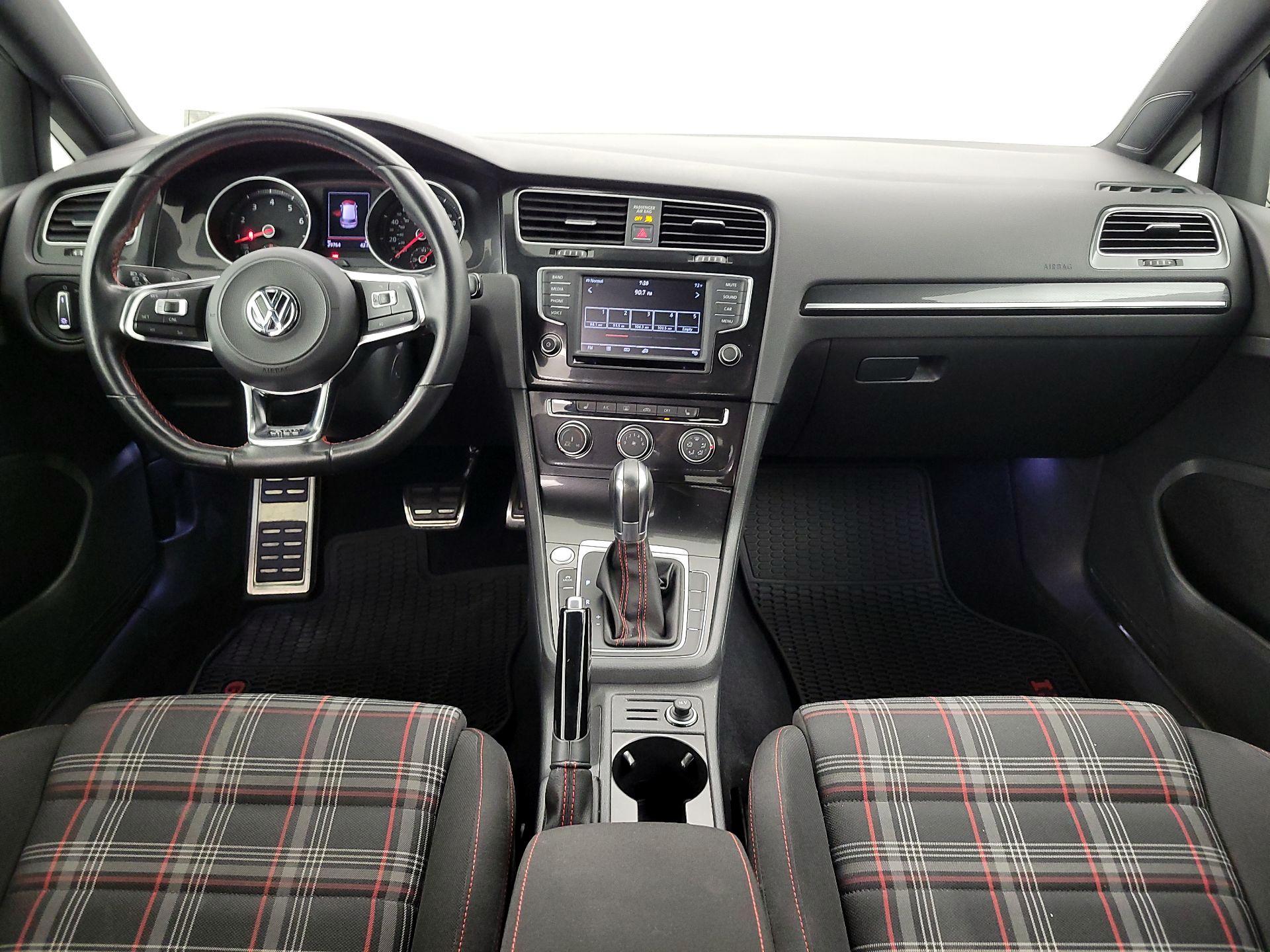 Thumbnail: 2017 Volkswagen Golf - 9