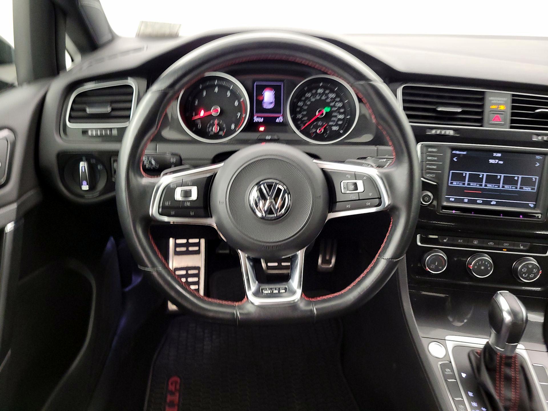 Thumbnail: 2017 Volkswagen Golf - 10