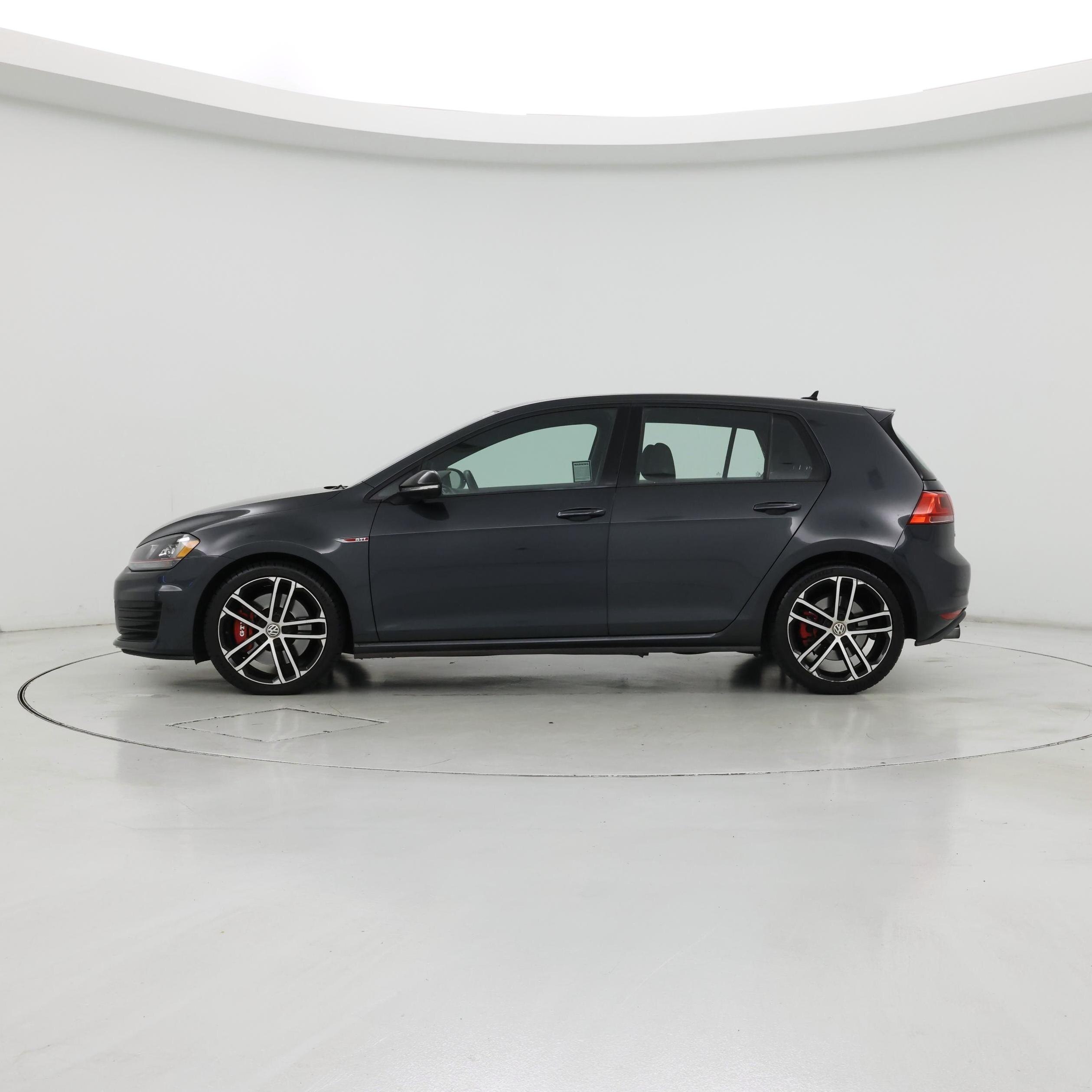 Thumbnail: 2017 Volkswagen Golf - 3