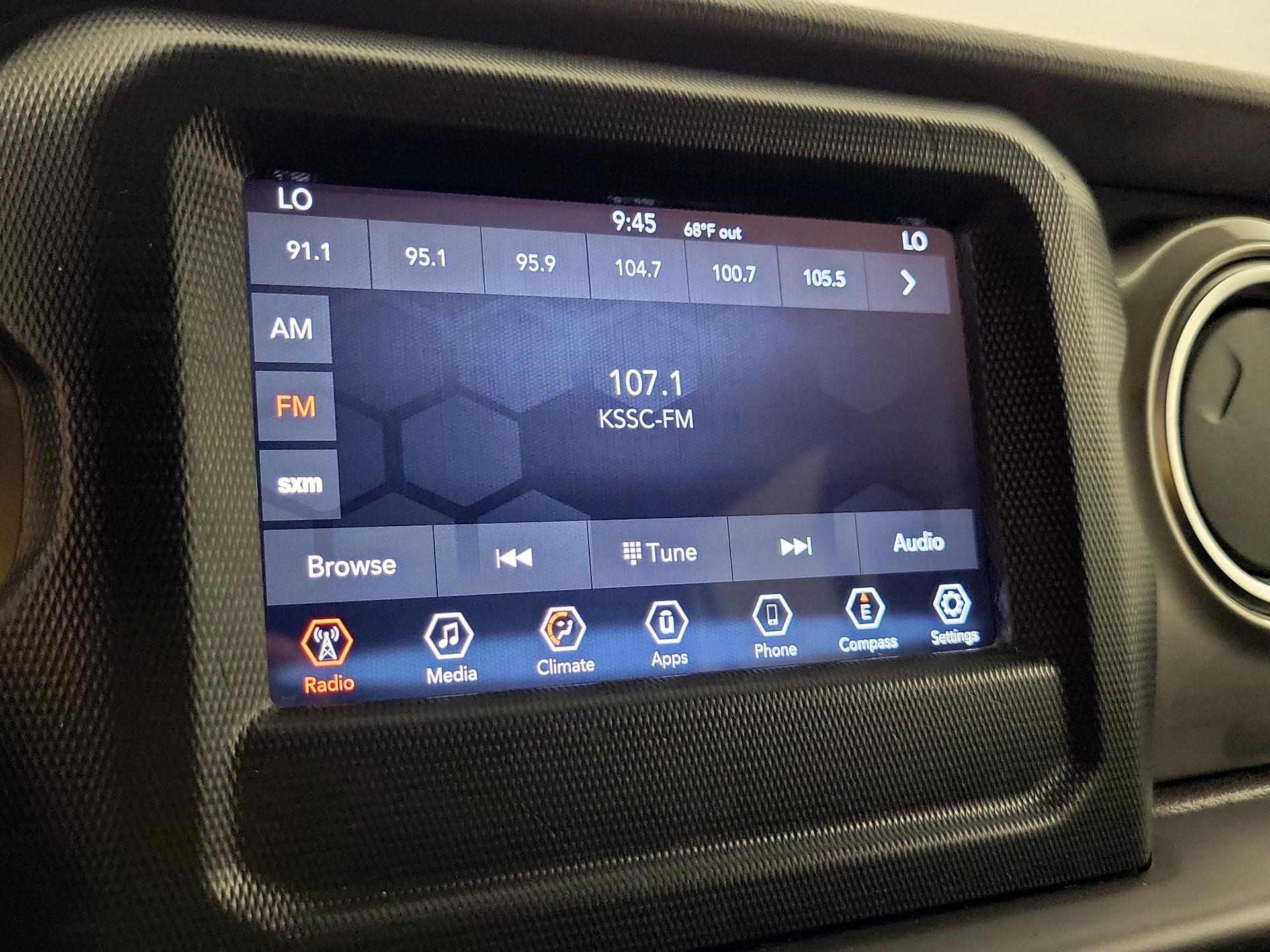 Thumbnail: 2020 Jeep Wrangler - 15