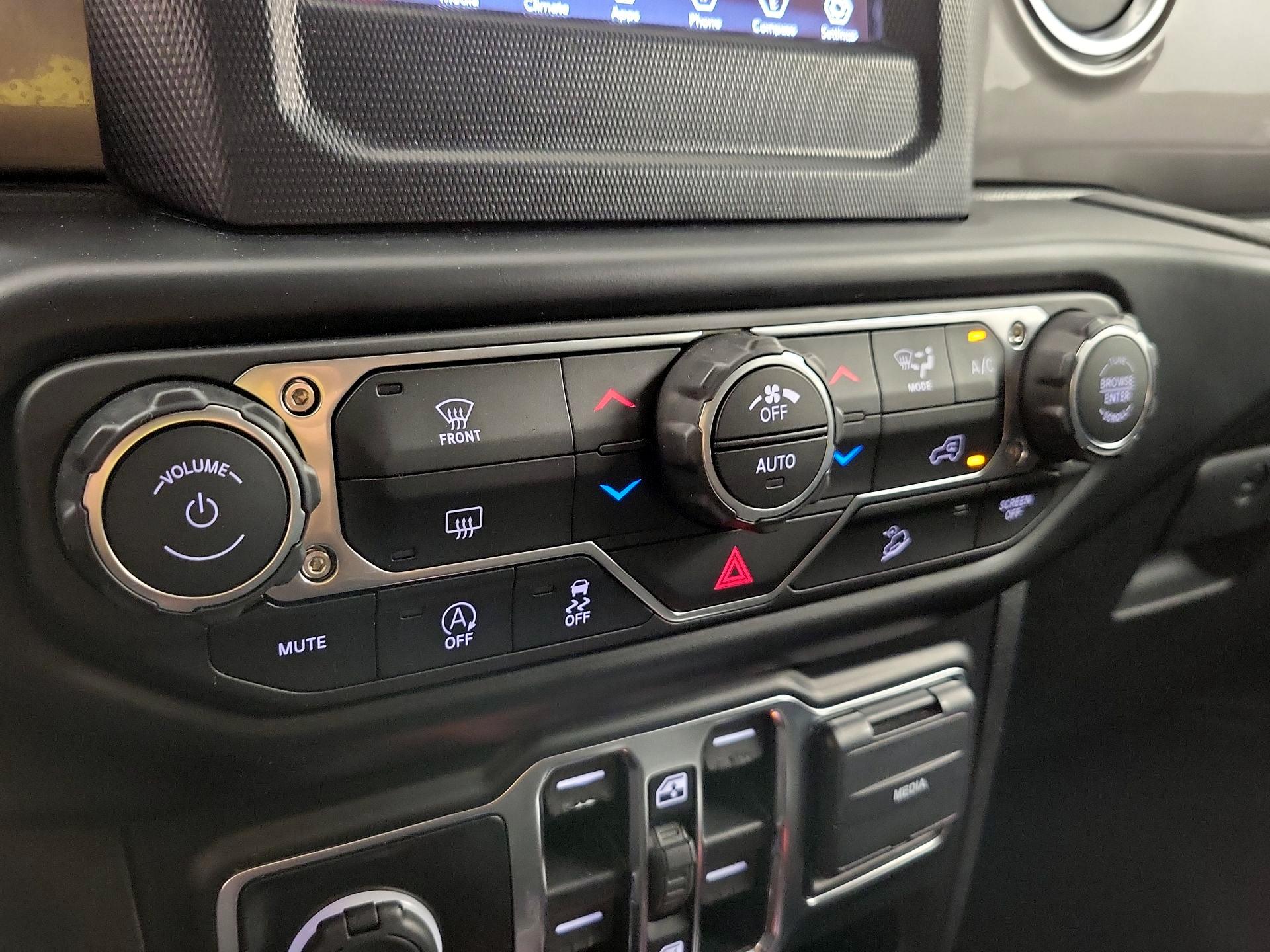 Thumbnail: 2020 Jeep Wrangler - 16