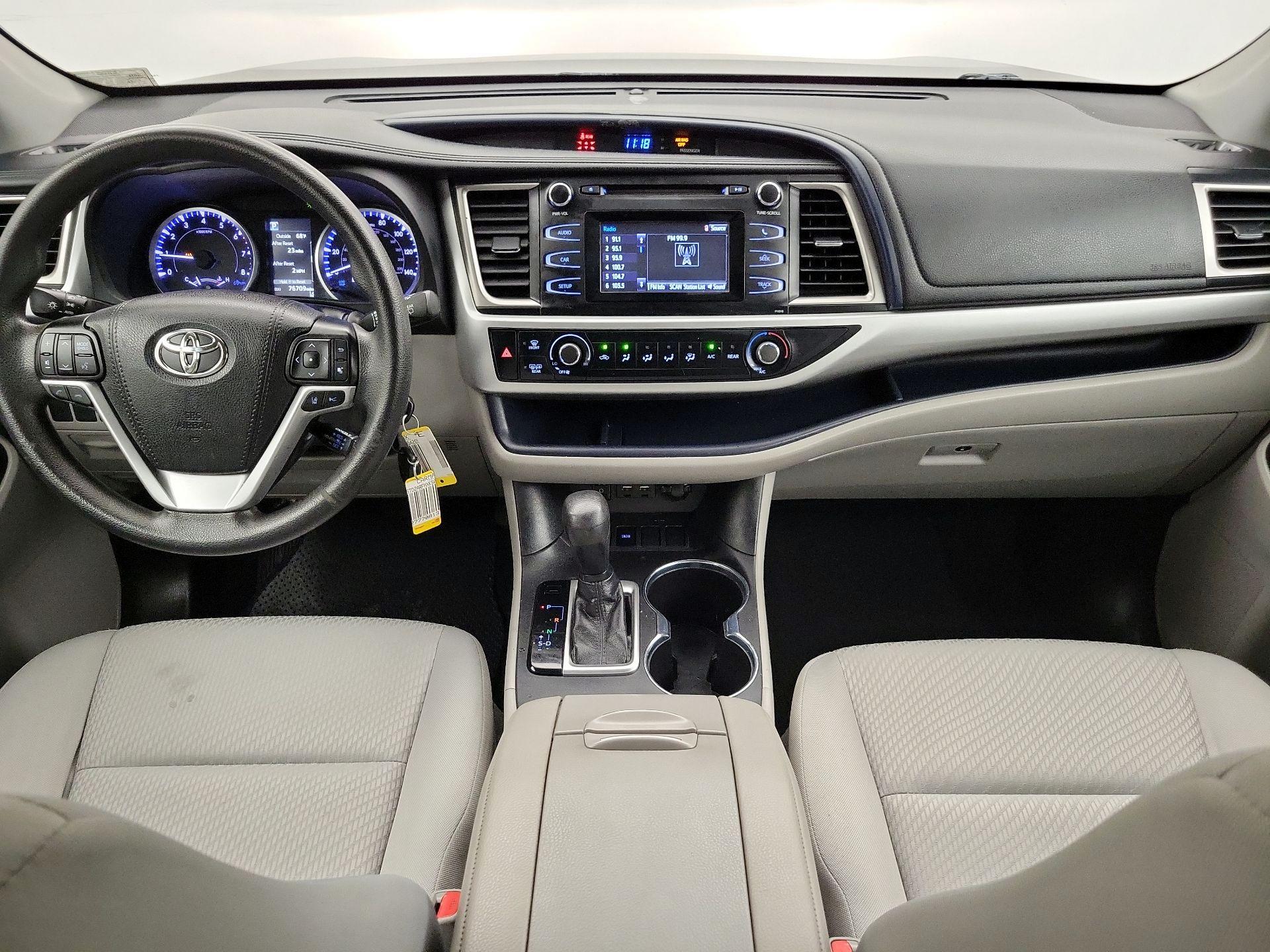 Thumbnail: 2019 Toyota Highlander - 9