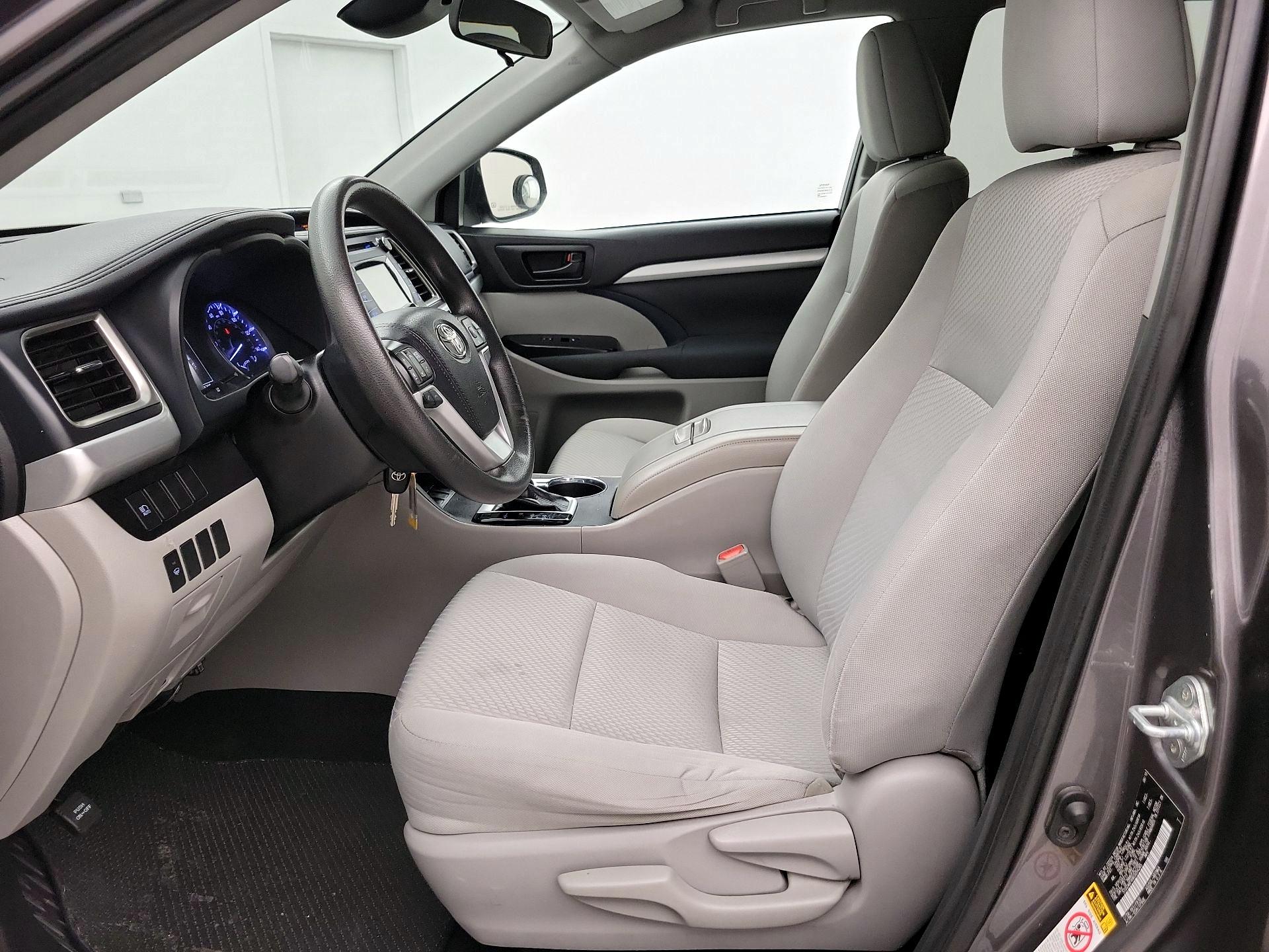 Thumbnail: 2019 Toyota Highlander - 11