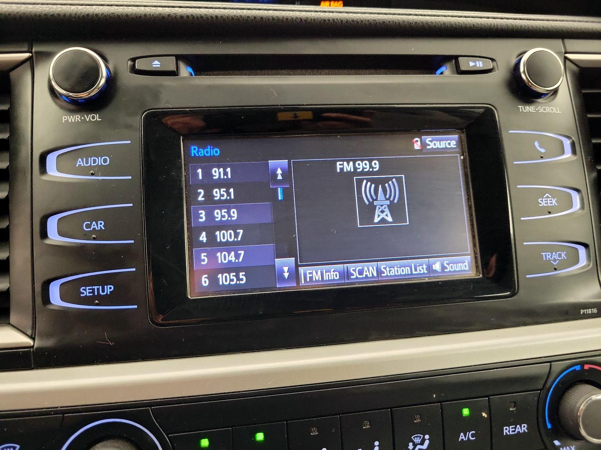Thumbnail: 2019 Toyota Highlander - 15