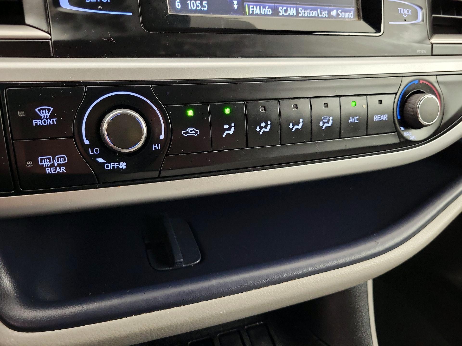 Thumbnail: 2019 Toyota Highlander - 16