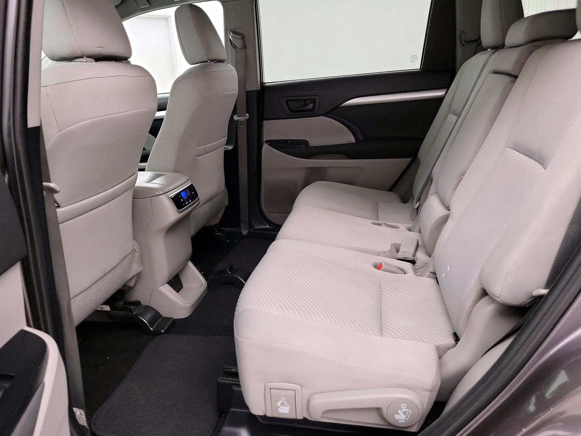 Thumbnail: 2019 Toyota Highlander - 19