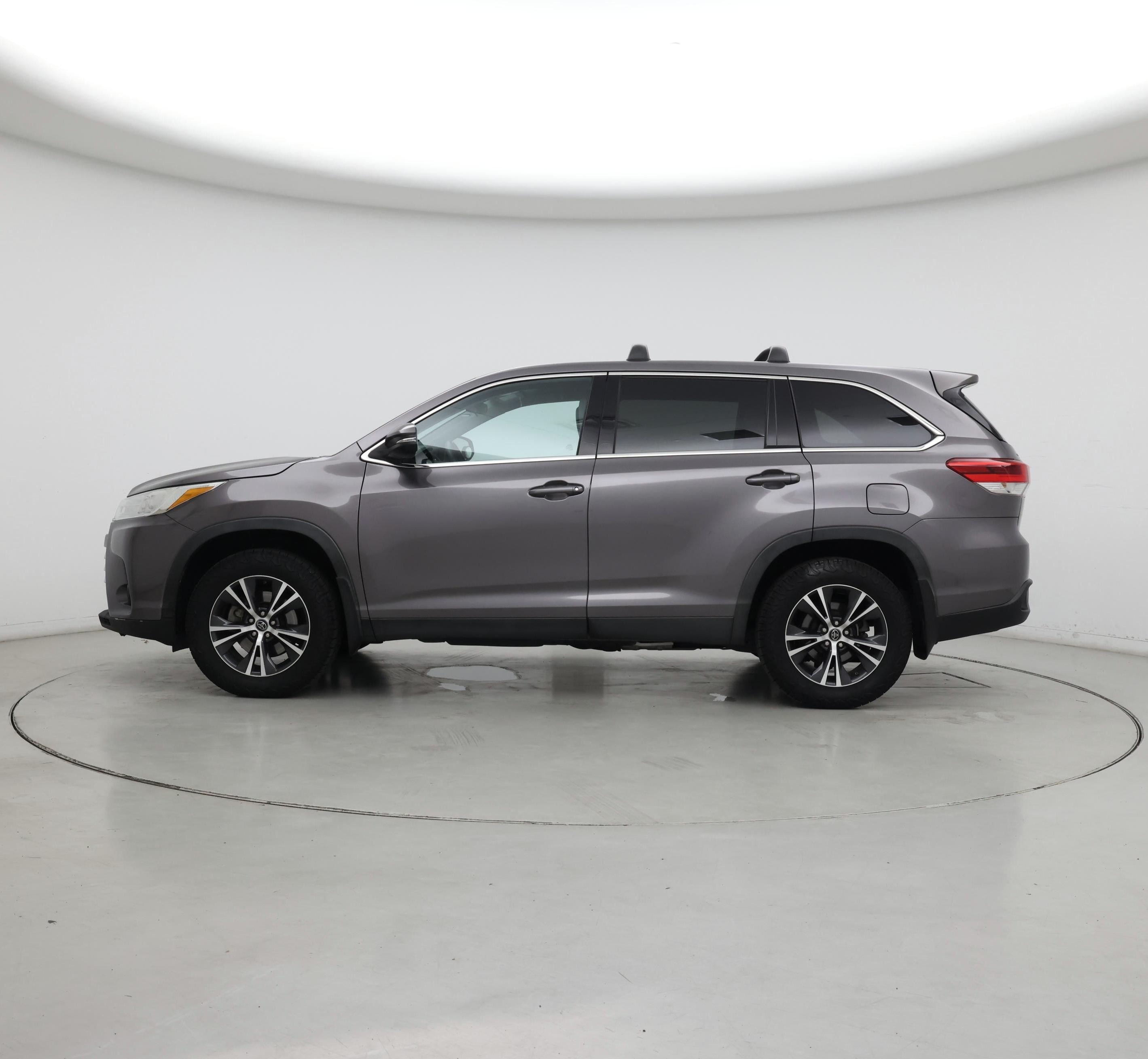 Thumbnail: 2019 Toyota Highlander - 3