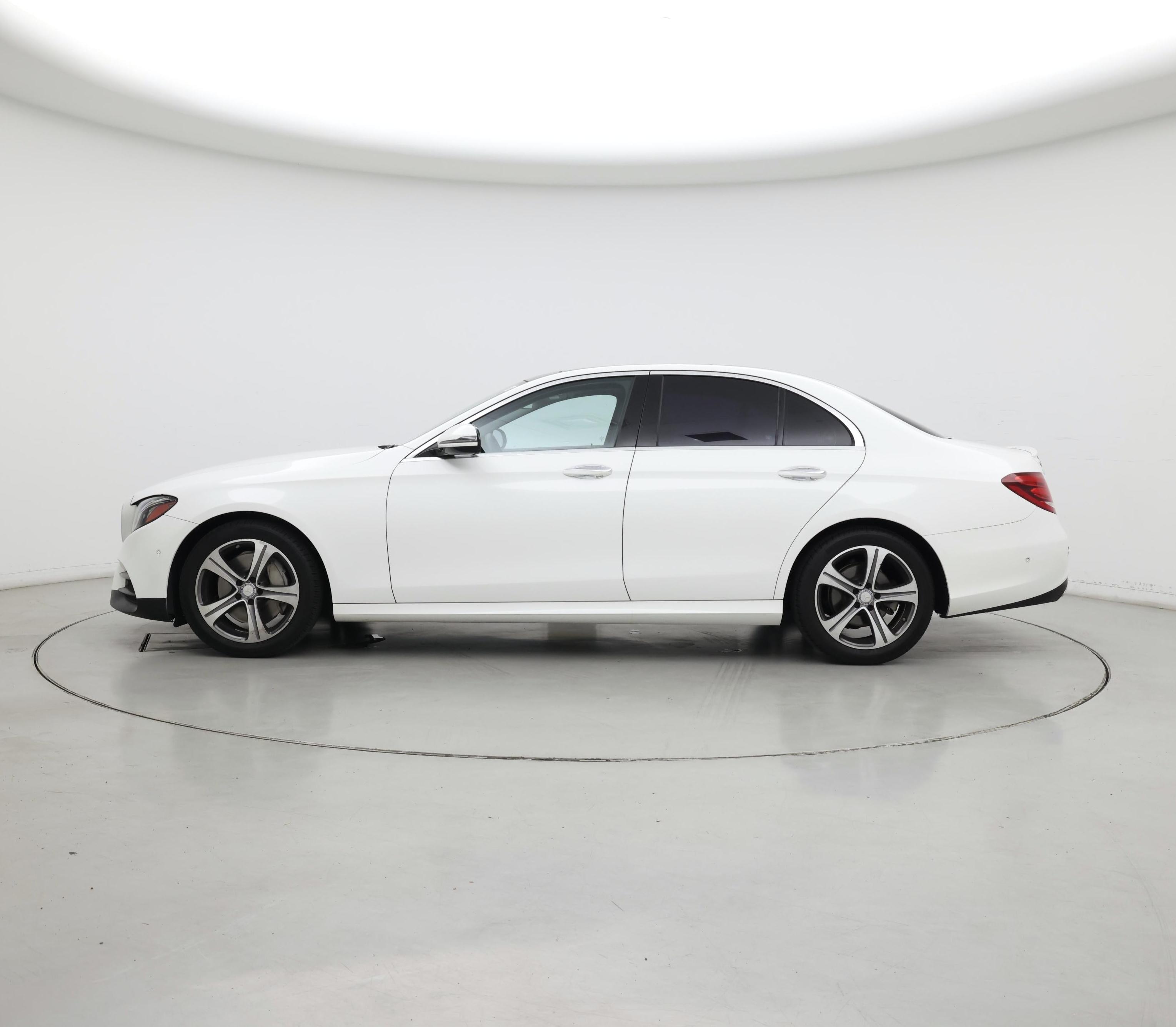 Thumbnail: 2017 Mercedes-Benz E-Class - 3