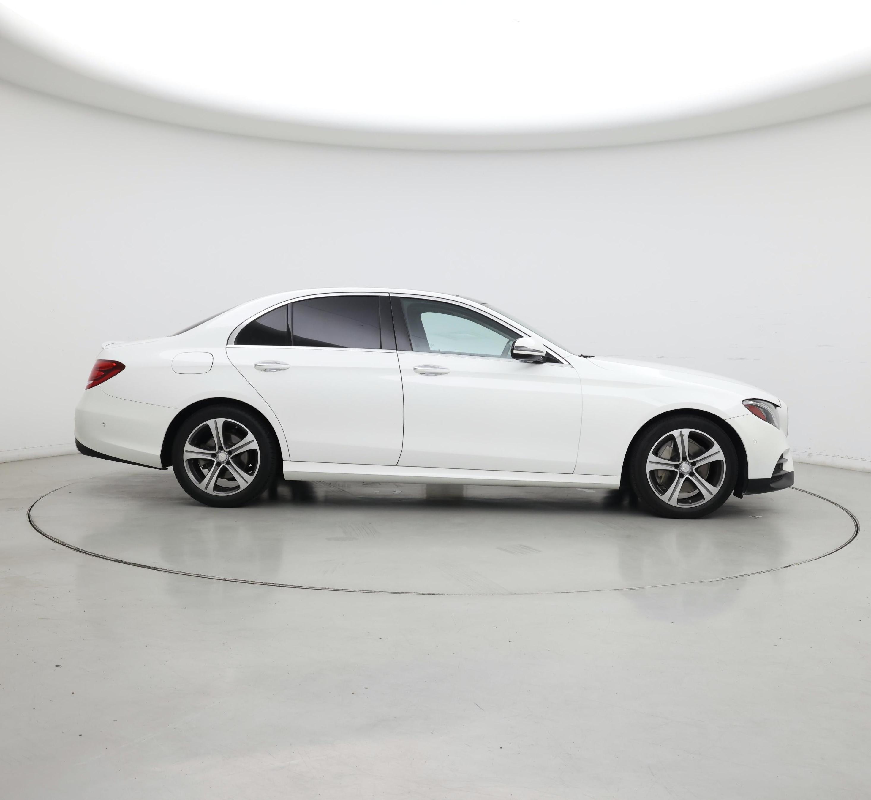 Thumbnail: 2017 Mercedes-Benz E-Class - 7