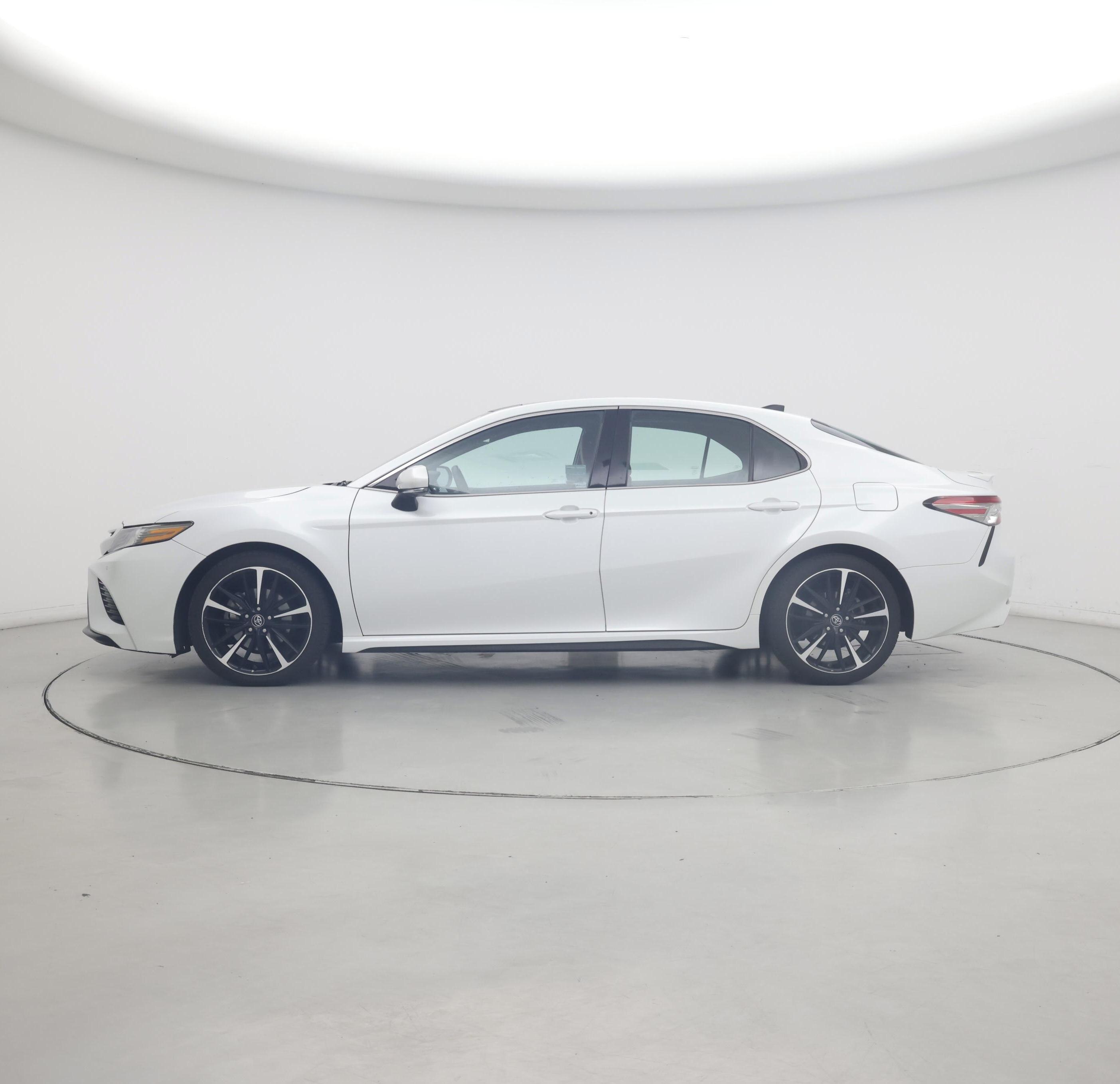 Thumbnail: 2018 Toyota Camry - 3