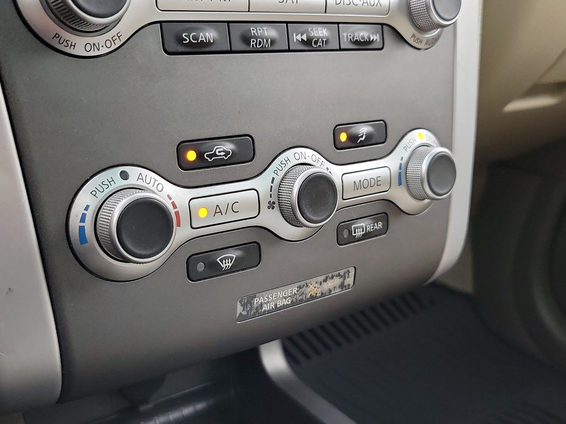 Thumbnail: 2014 Nissan Murano - 16