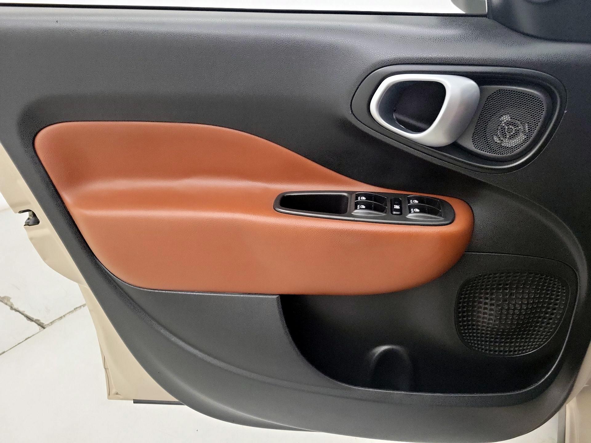 Thumbnail: 2016 Fiat 500L - 12