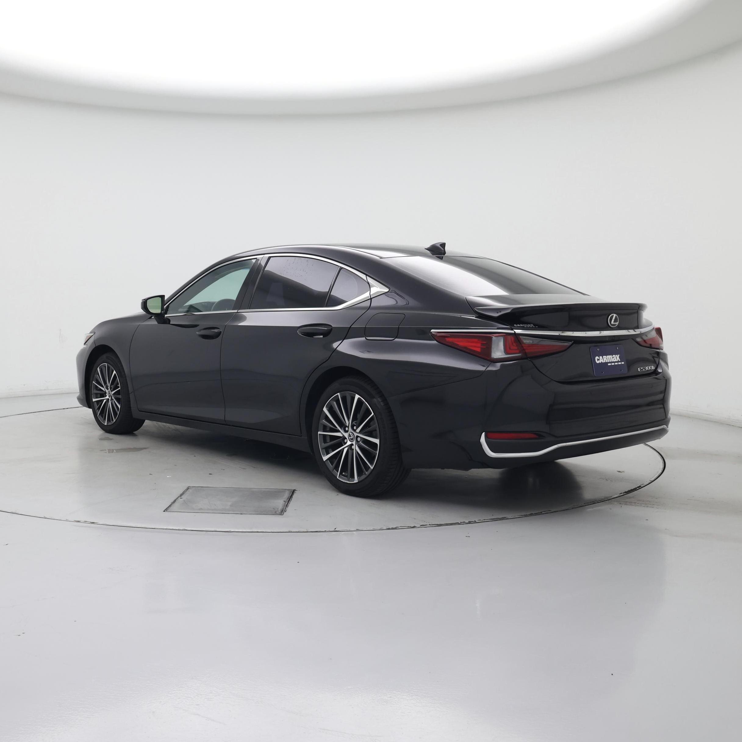 Thumbnail: 2023 Lexus ES - 2