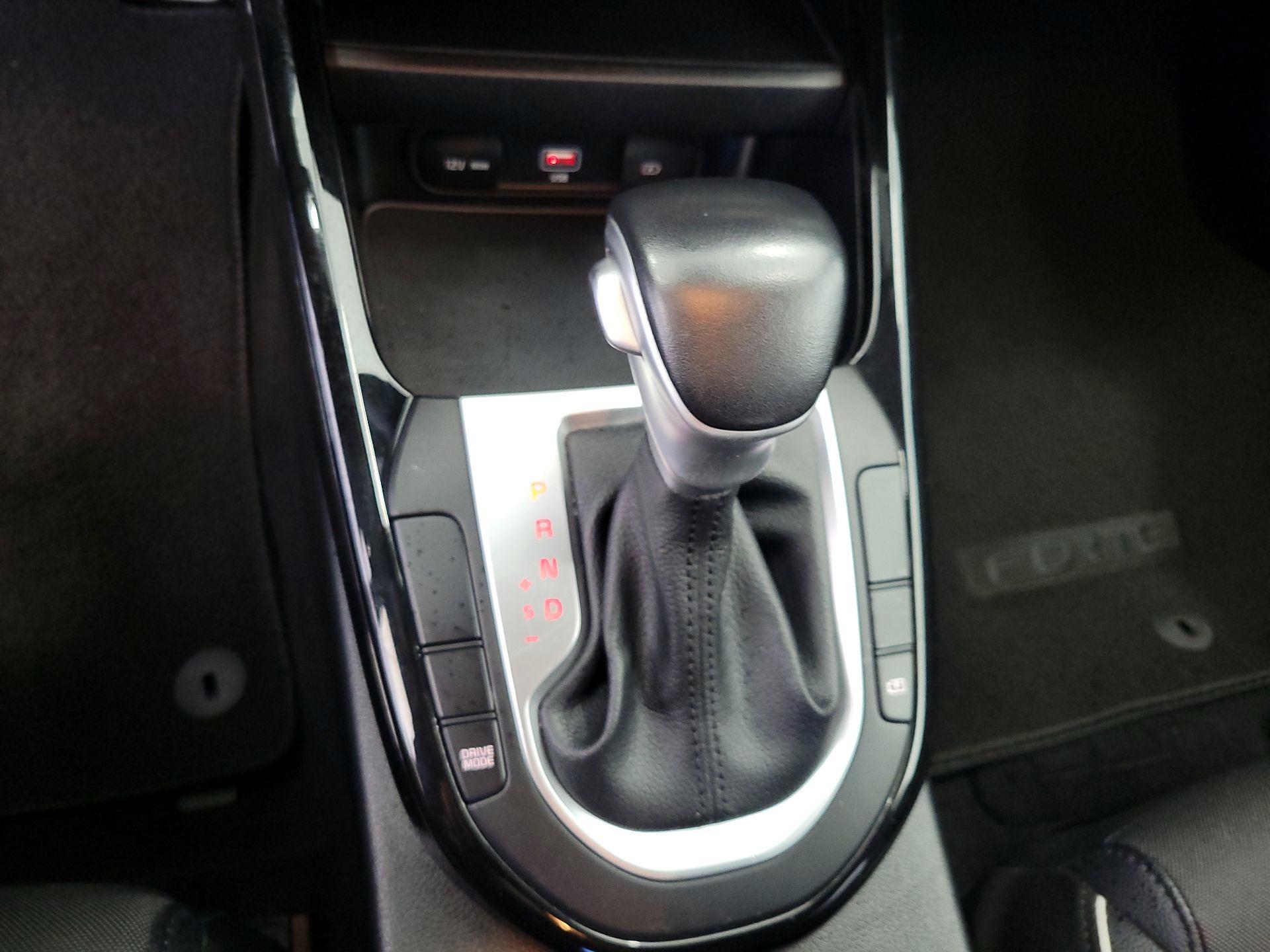 Thumbnail: 2024 Kia Forte - 16