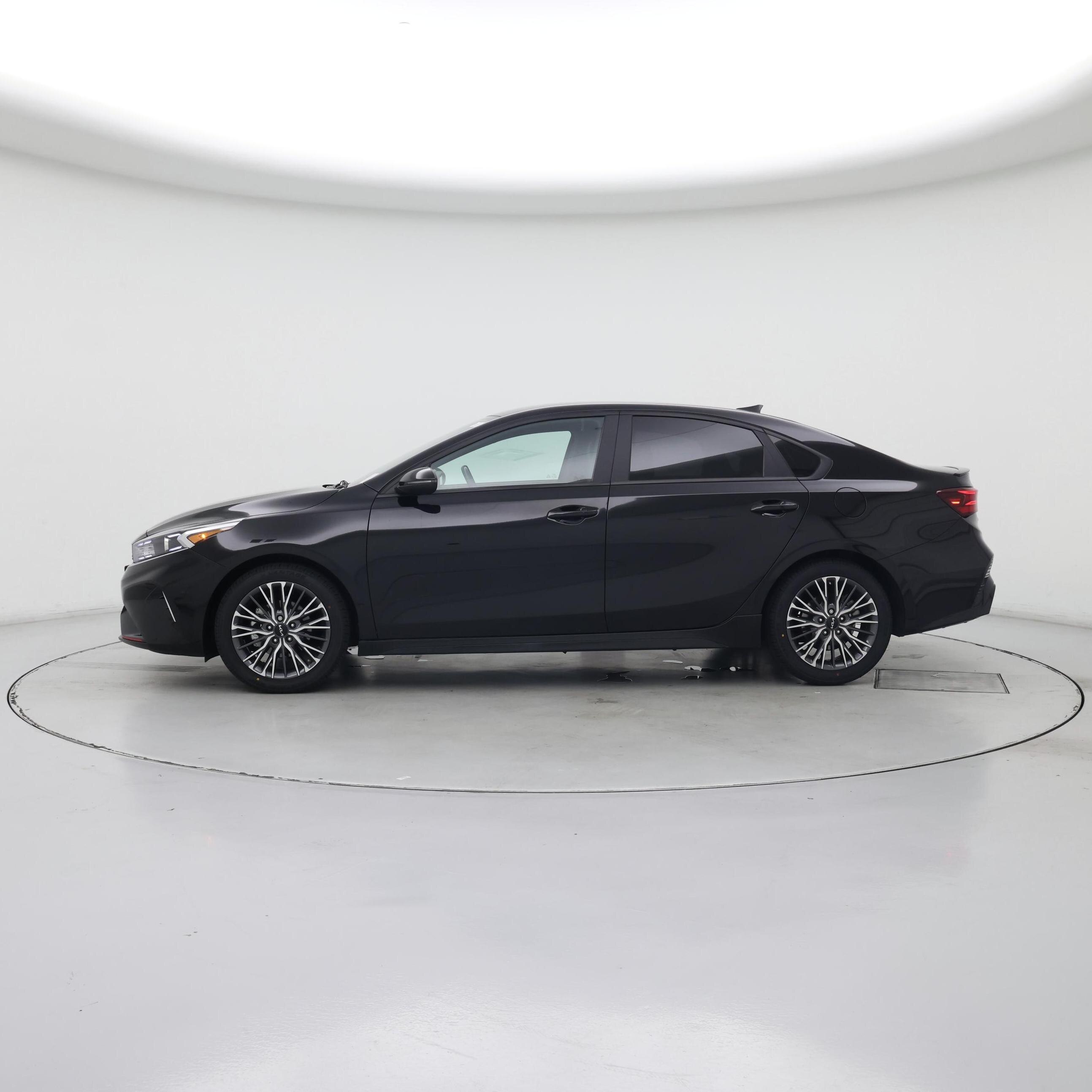 Thumbnail: 2024 Kia Forte - 3
