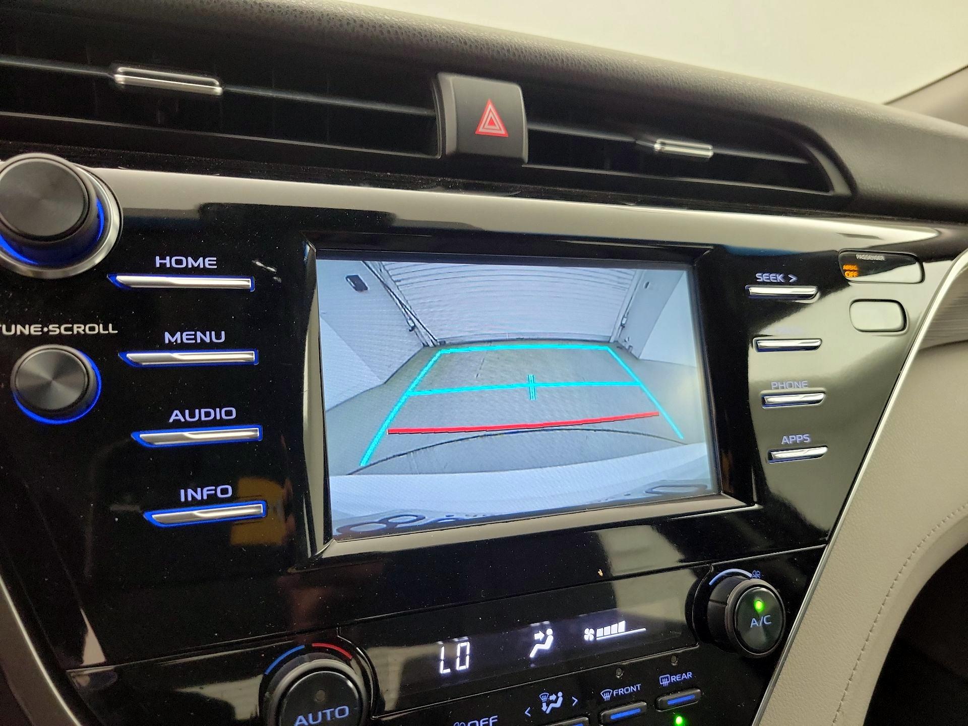 Thumbnail: 2018 Toyota Camry - 14