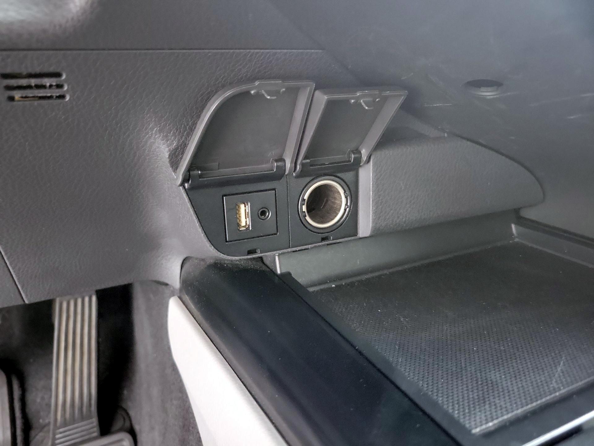 Thumbnail: 2018 Toyota Camry - 18