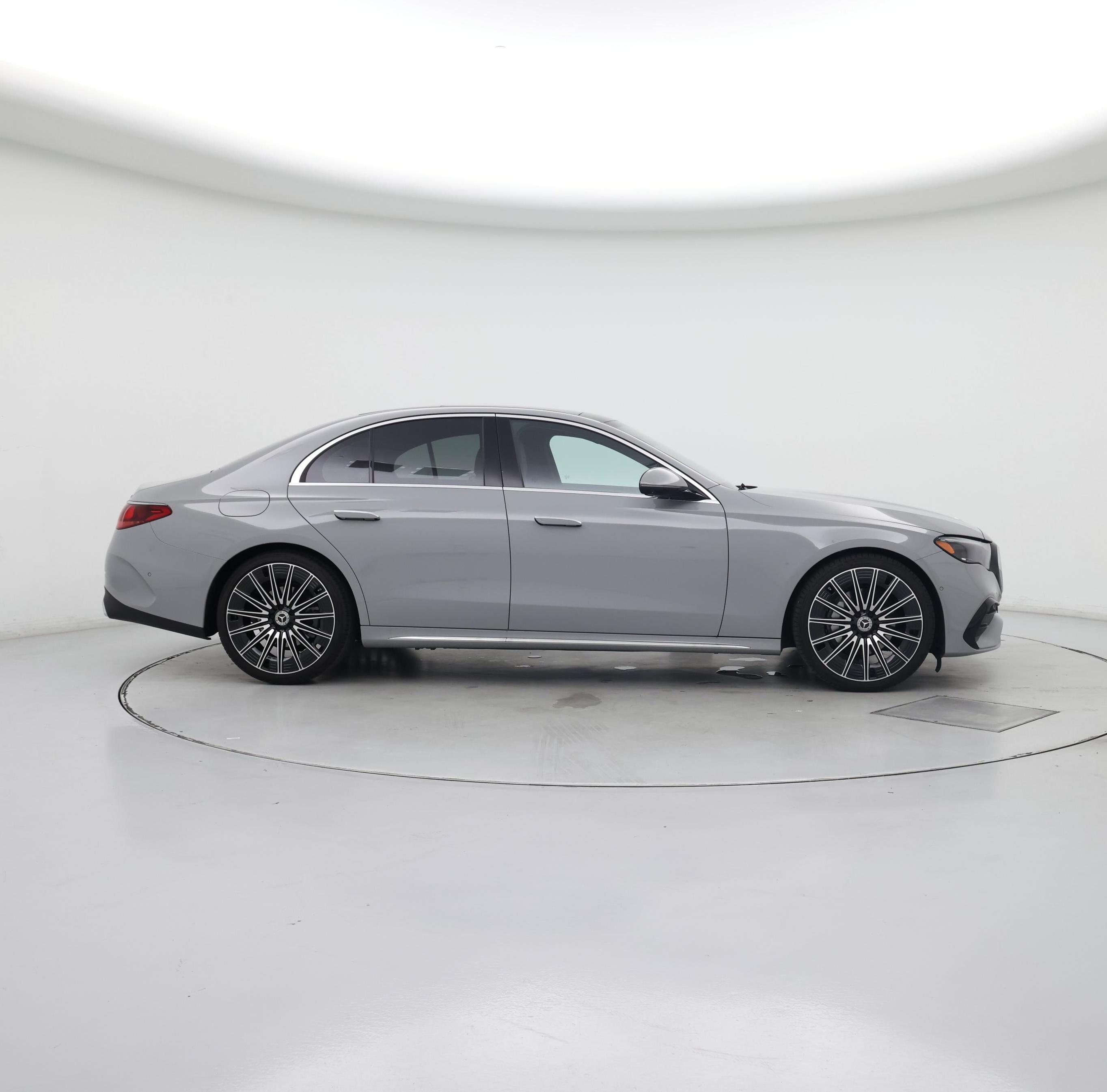 Thumbnail: 2025 Mercedes-Benz E-Class - 7