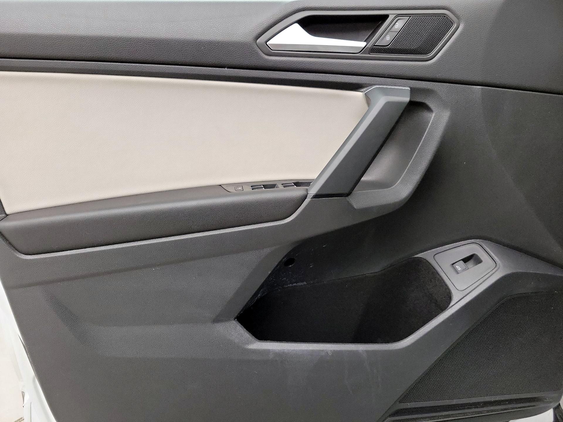 Thumbnail: 2019 Volkswagen Tiguan - 12