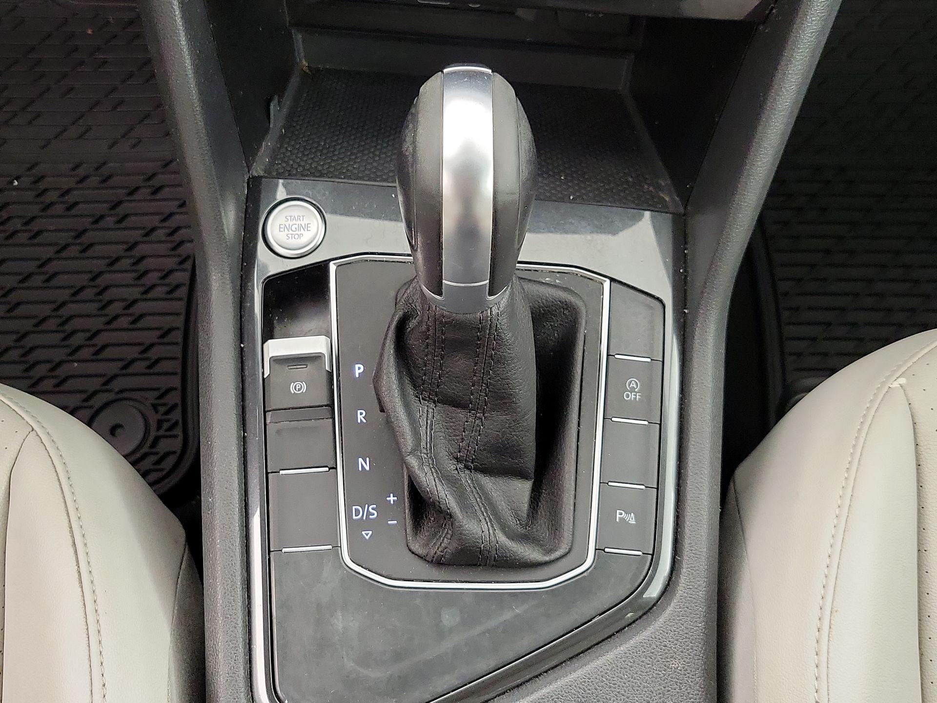 Thumbnail: 2019 Volkswagen Tiguan - 18