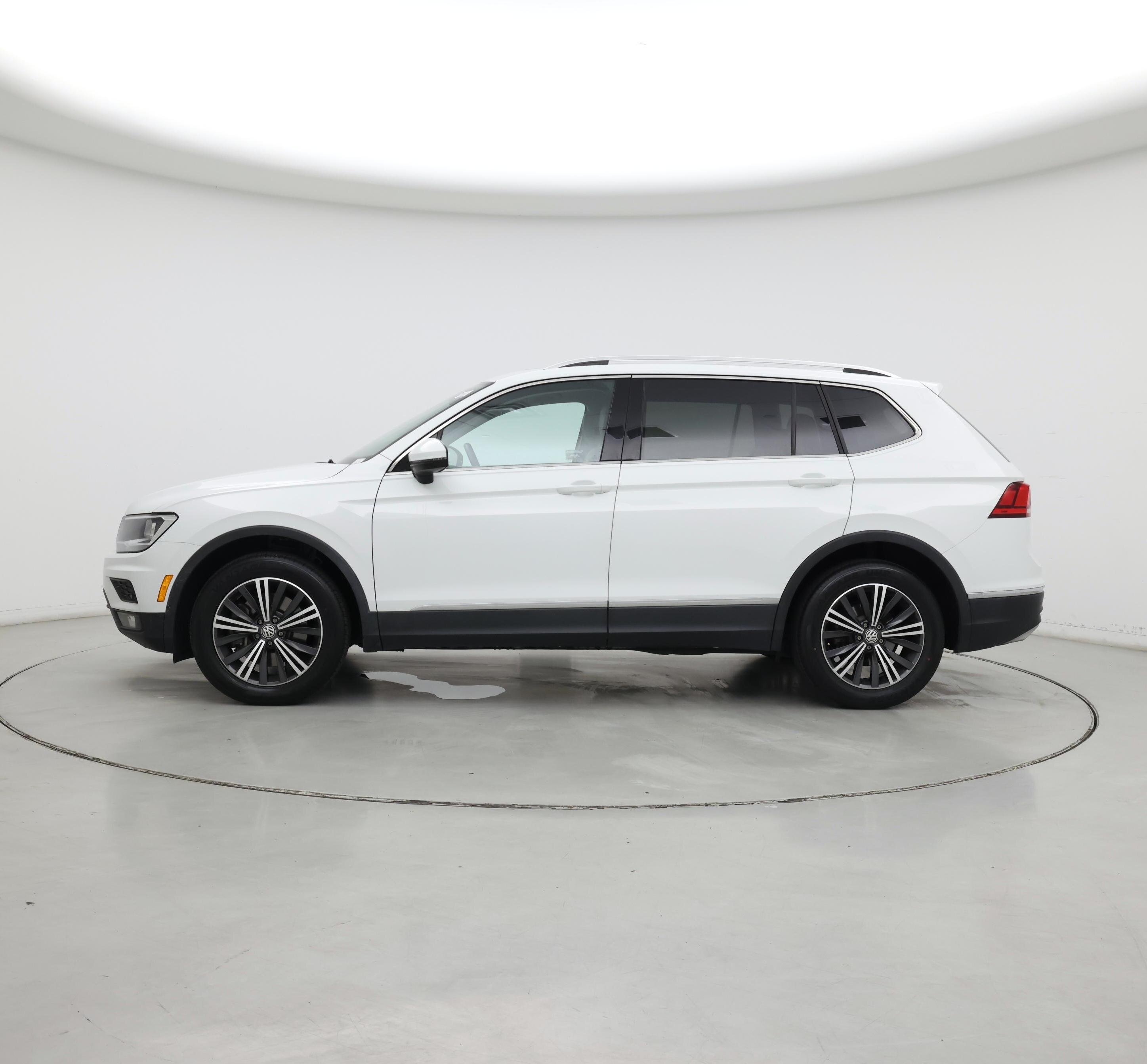 Thumbnail: 2019 Volkswagen Tiguan - 3