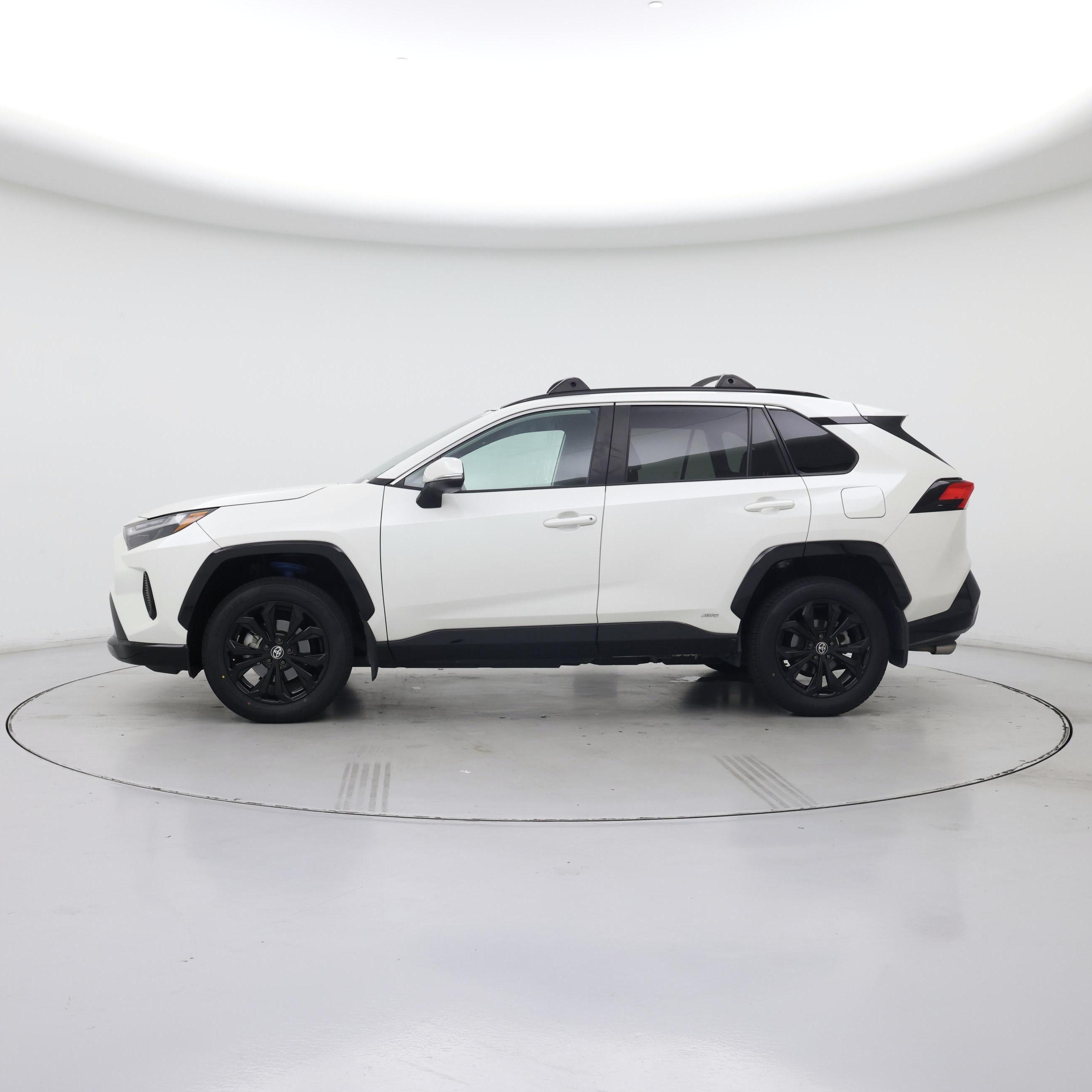 Thumbnail: 2022 Toyota RAV4 - 3