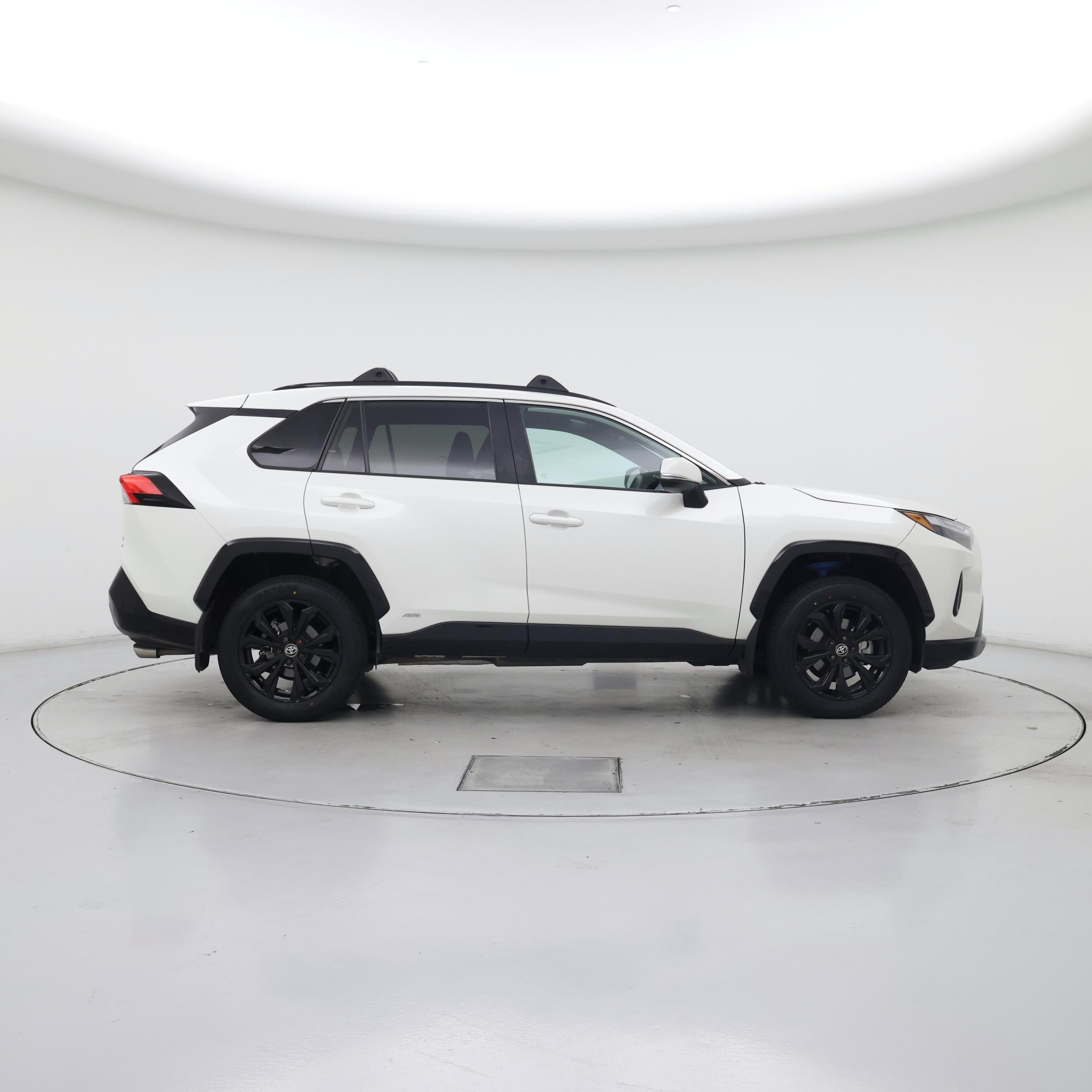 Thumbnail: 2022 Toyota RAV4 - 7