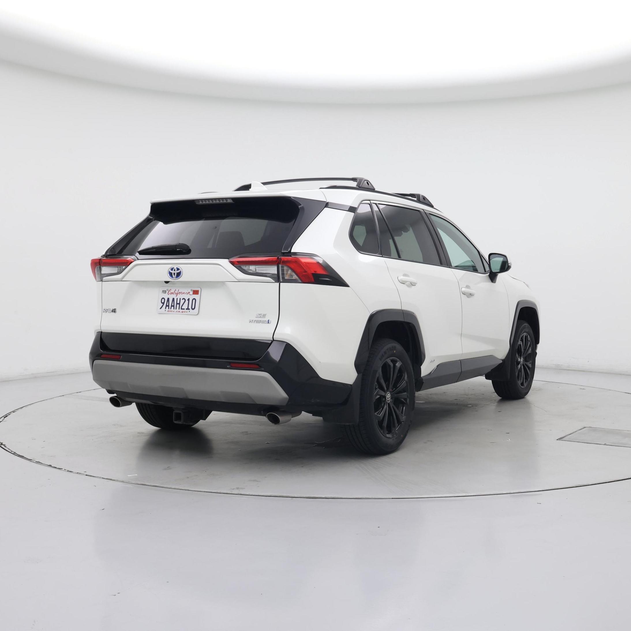 Thumbnail: 2022 Toyota RAV4 - 8