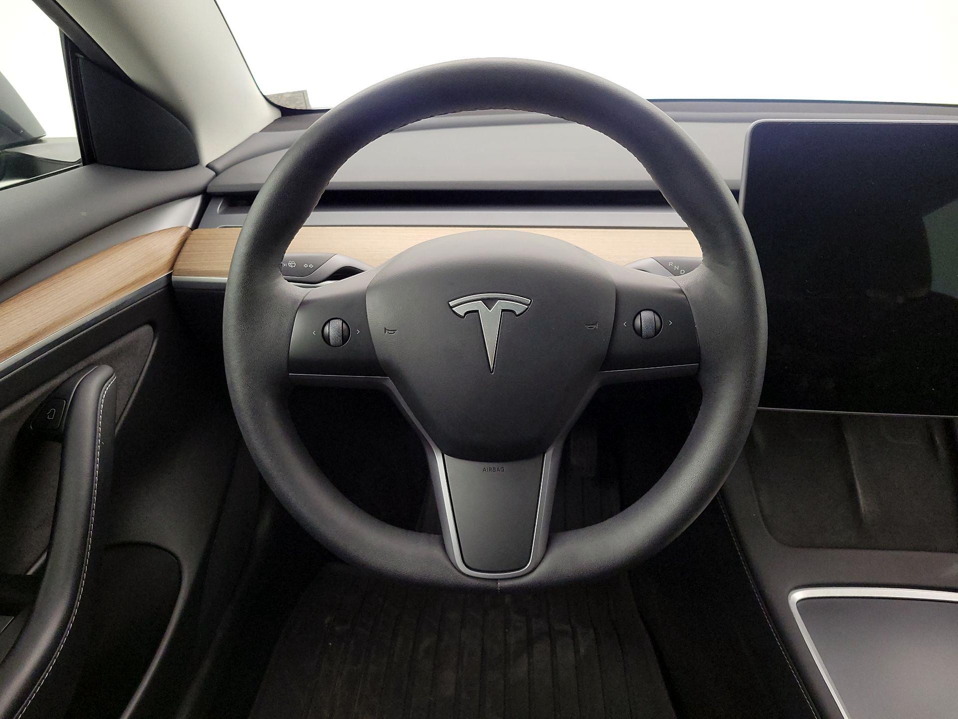 Thumbnail: 2023 Tesla Model 3 - 10
