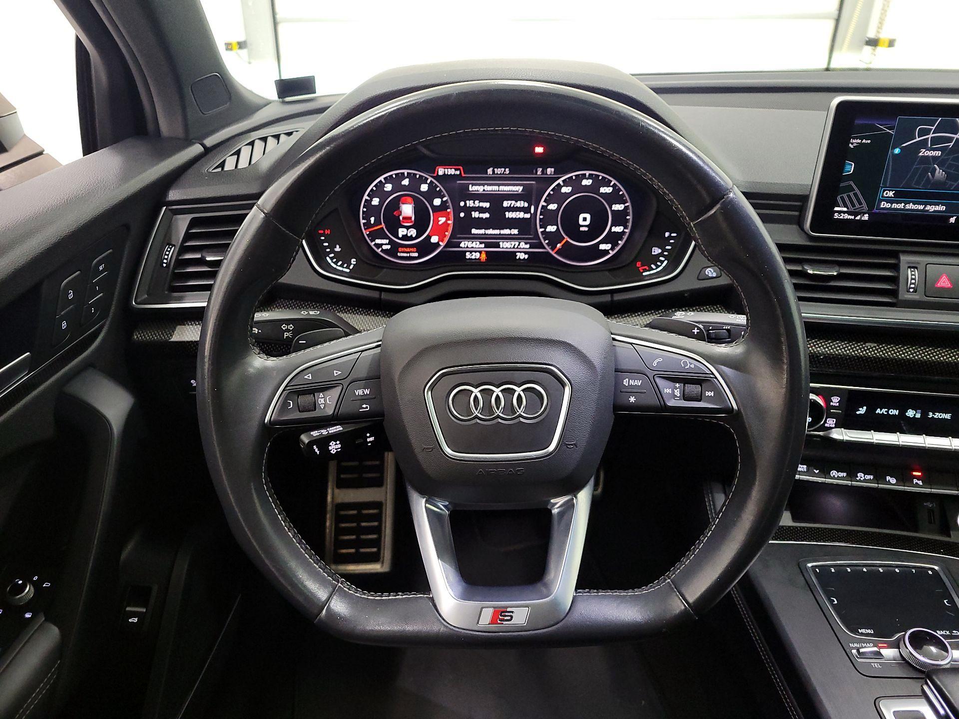 Thumbnail: 2020 Audi SQ5 - 10