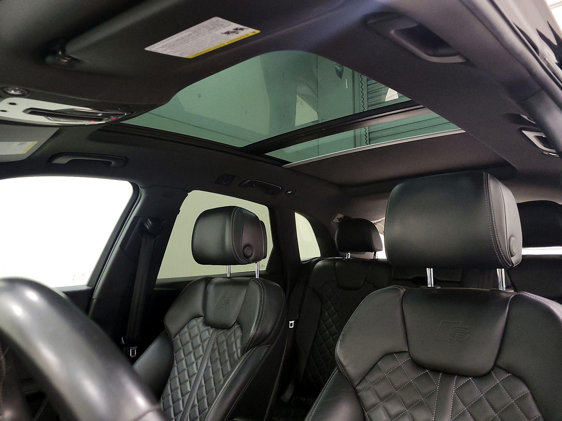 Thumbnail: 2020 Audi SQ5 - 20