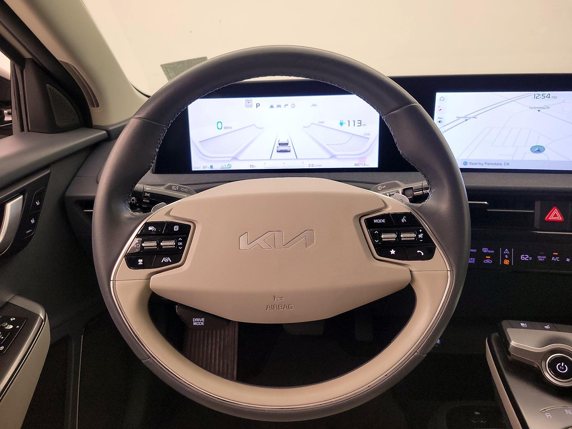 Thumbnail: 2022 Kia EV6 - 10