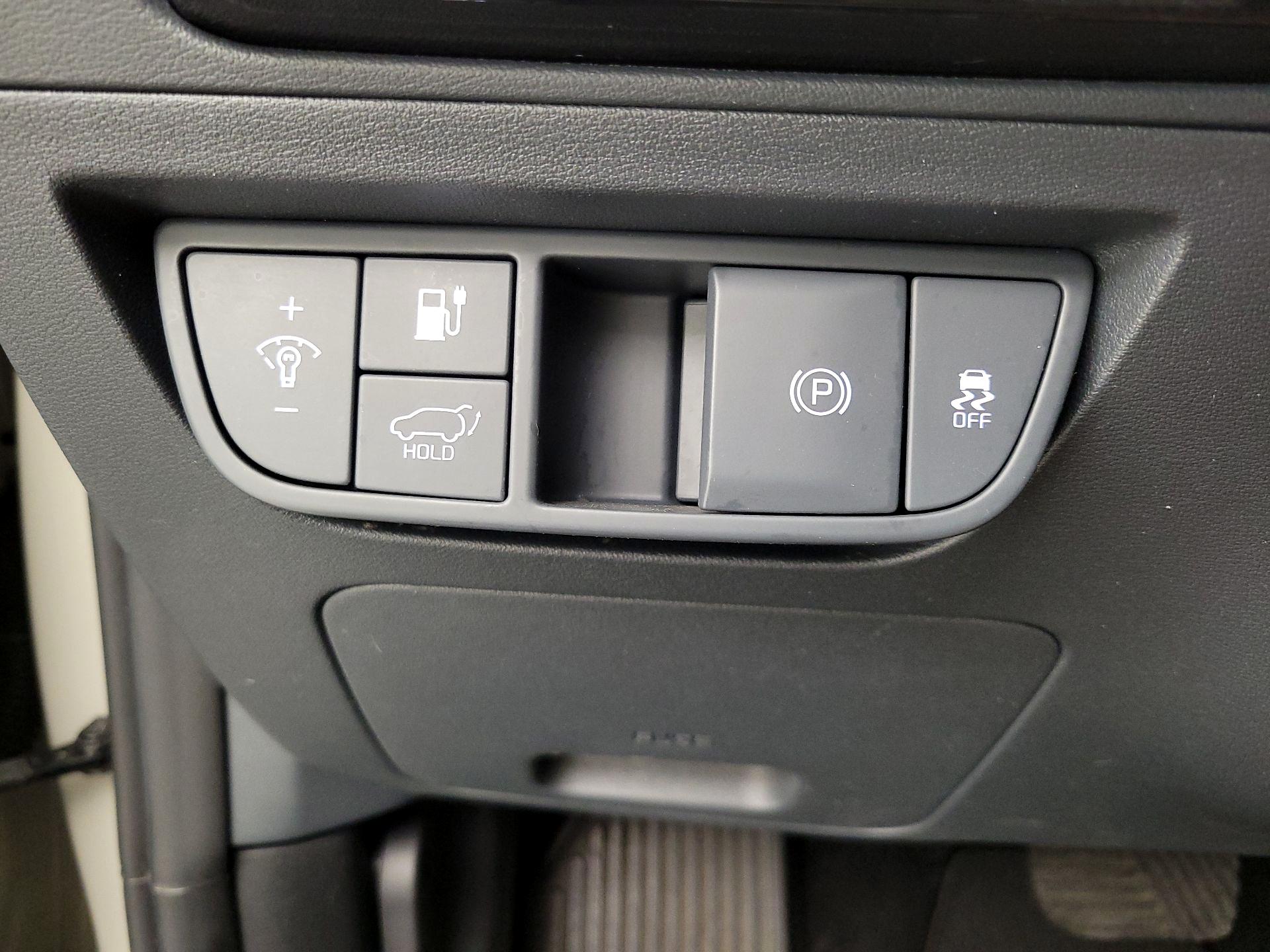 Thumbnail: 2022 Kia EV6 - 13