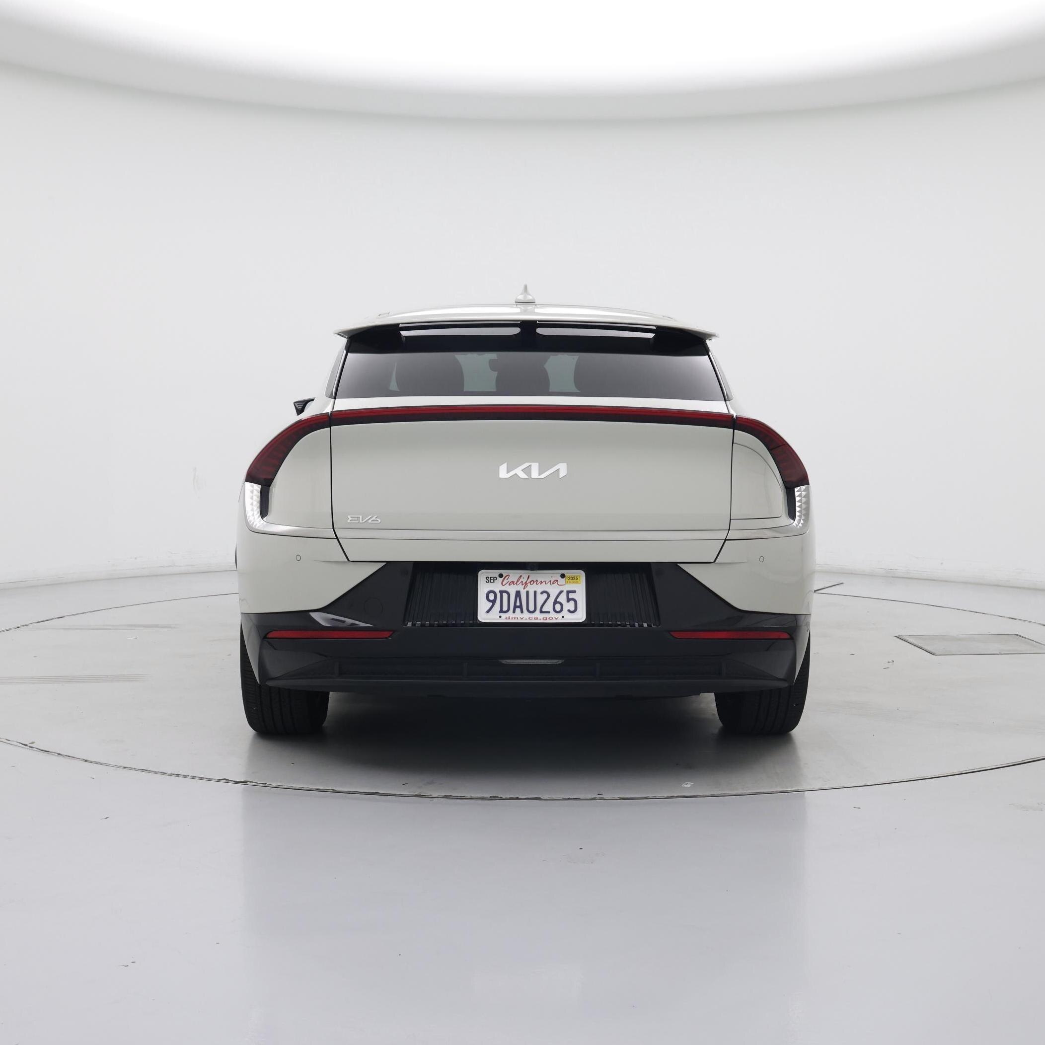 Thumbnail: 2022 Kia EV6 - 6