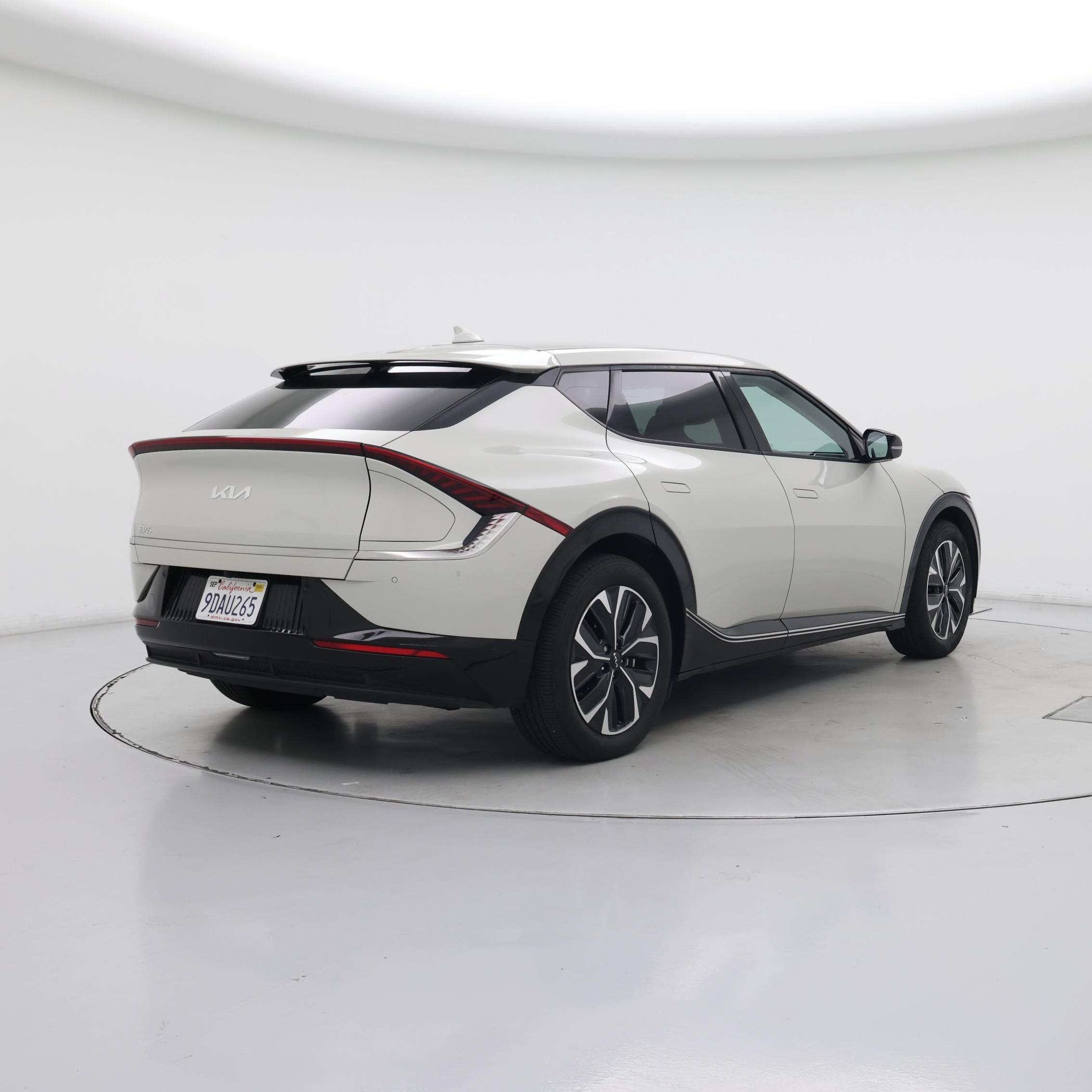 Thumbnail: 2022 Kia EV6 - 8