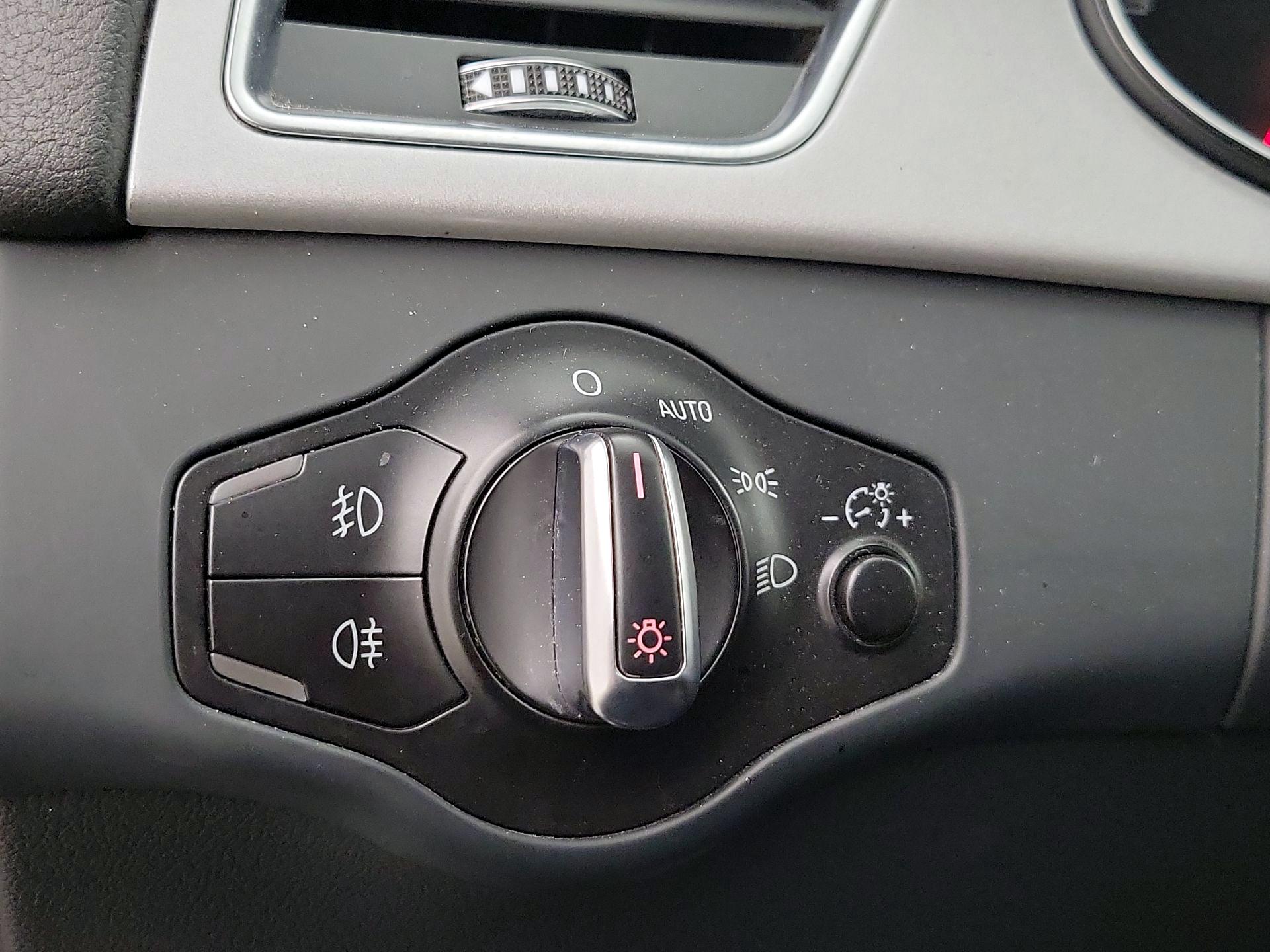 Thumbnail: 2016 Audi A4 - 13