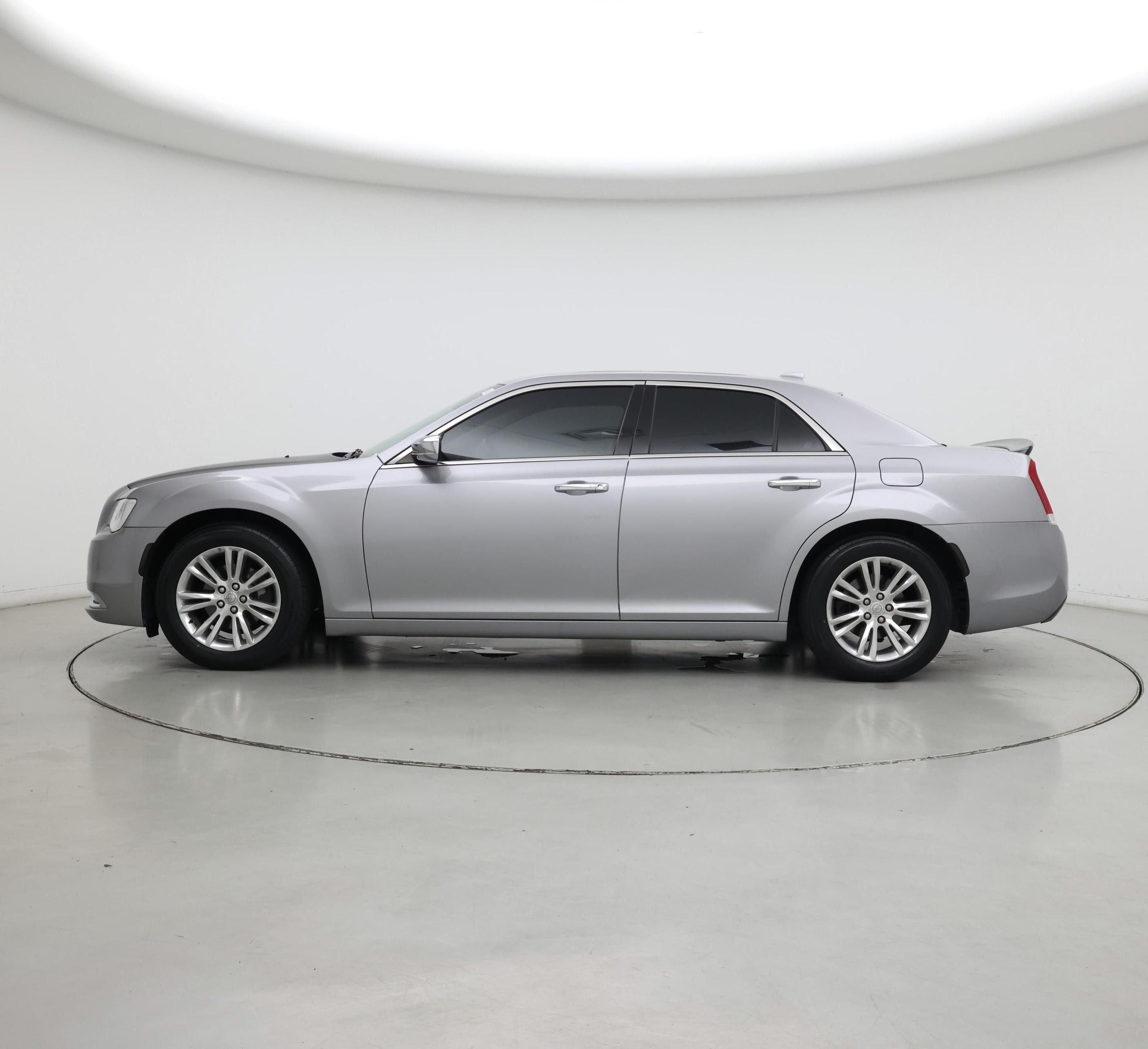 Thumbnail: 2016 Chrysler 300 - 3