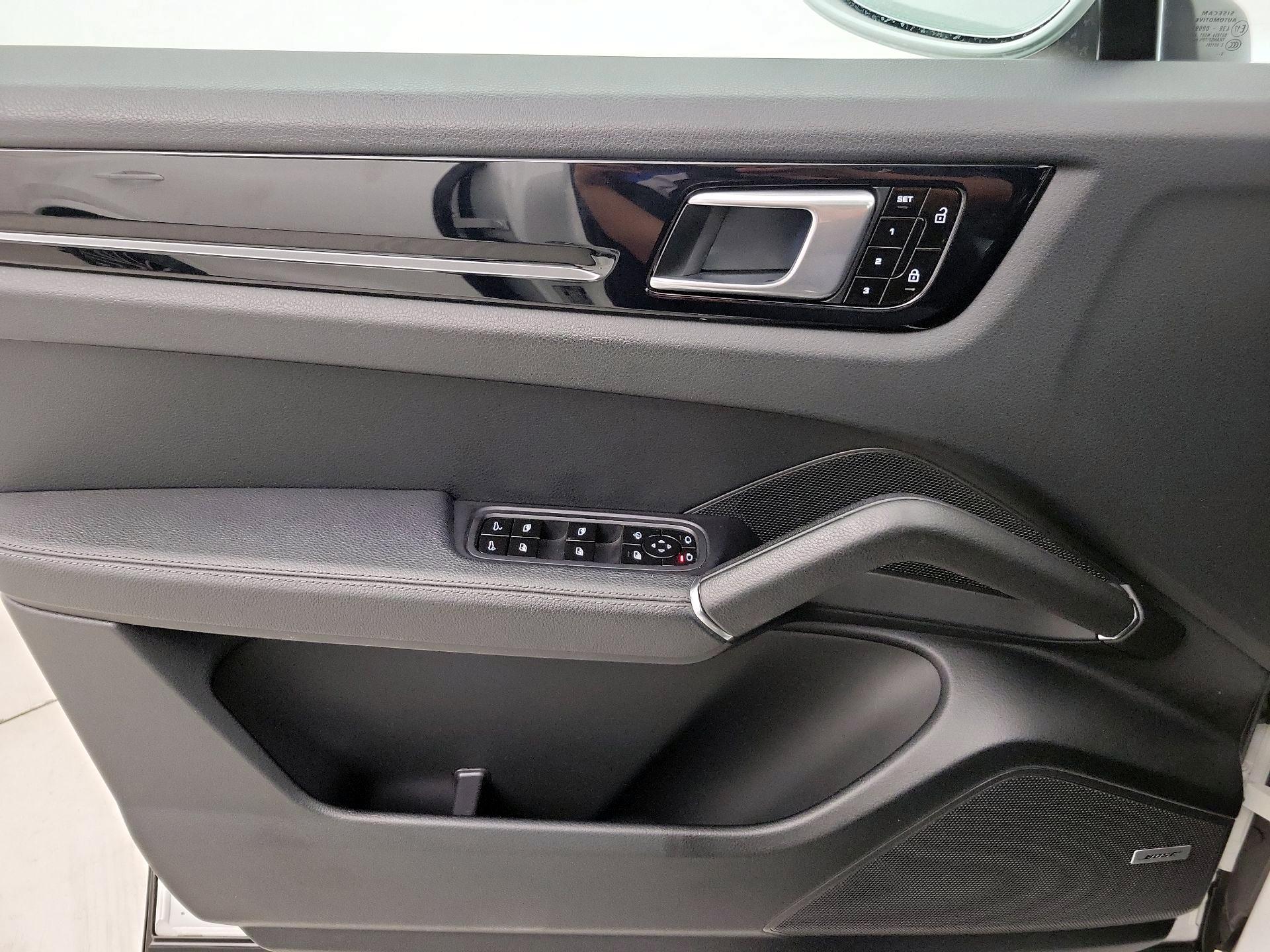 Thumbnail: 2019 Porsche Cayenne - 12