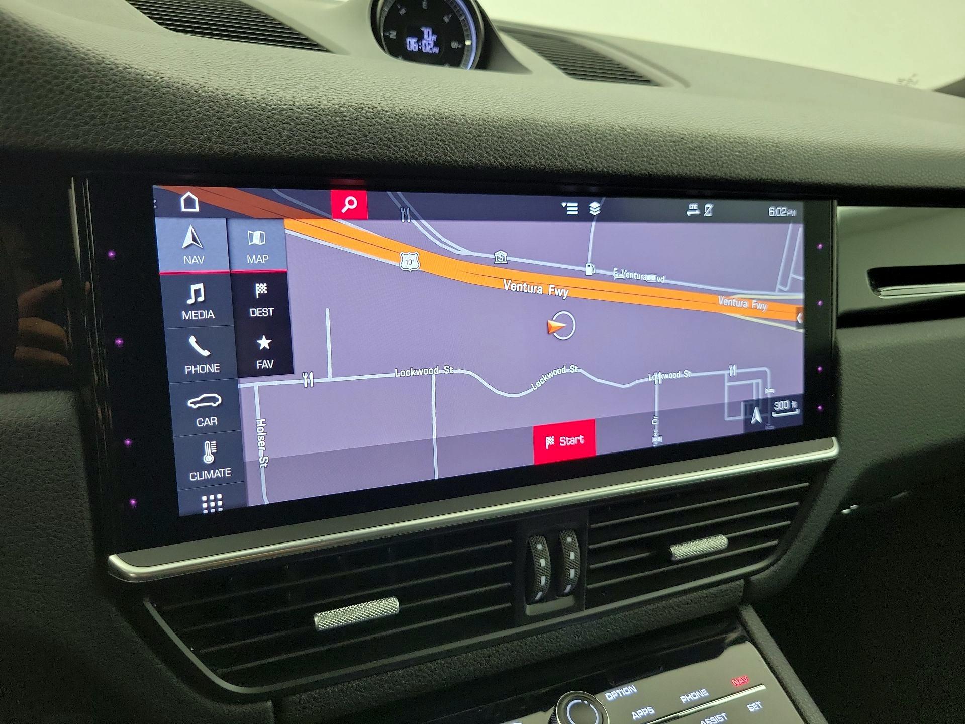 Thumbnail: 2019 Porsche Cayenne - 14
