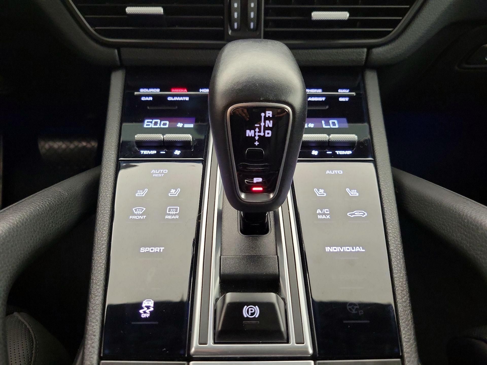 Thumbnail: 2019 Porsche Cayenne - 18