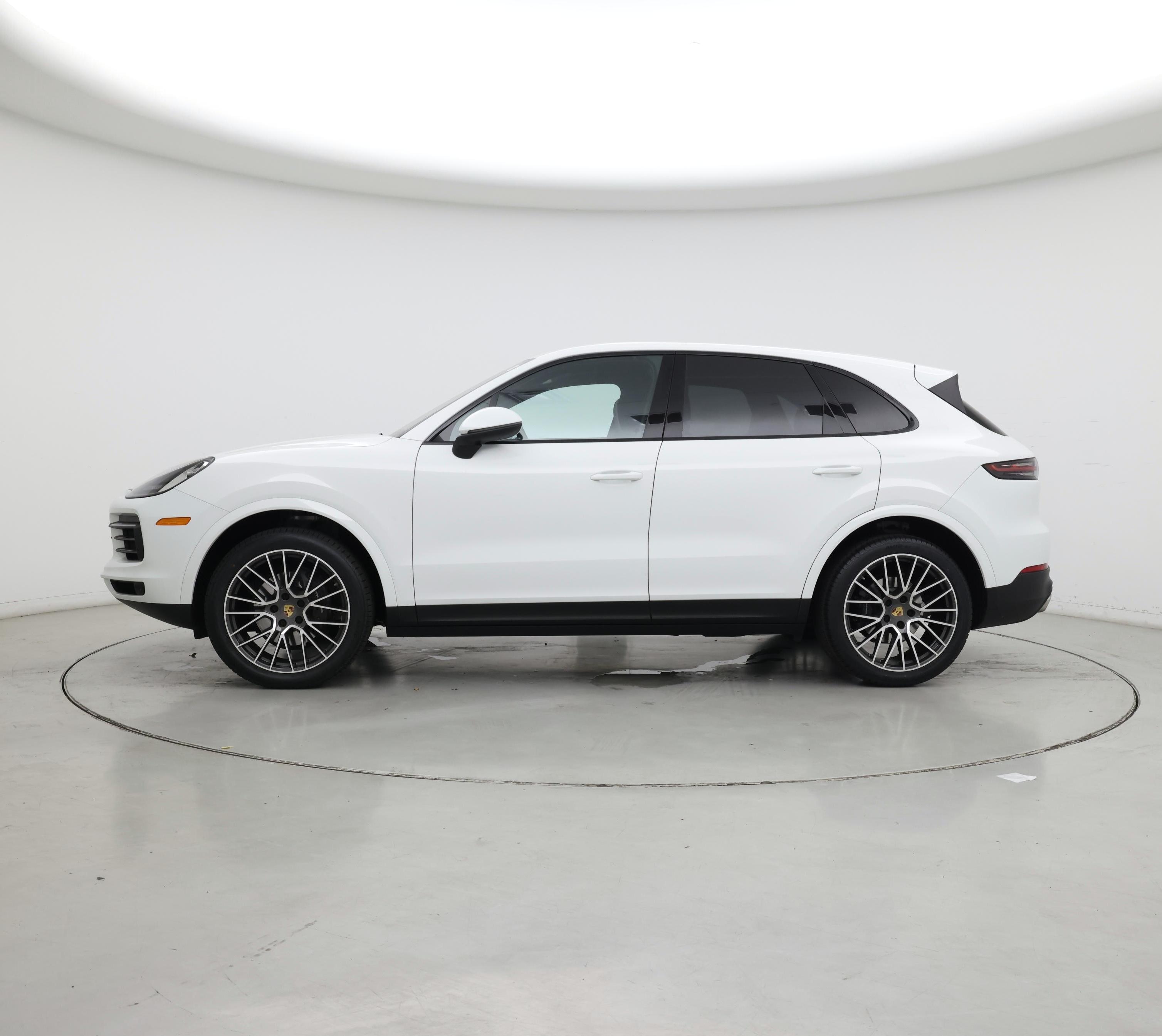 Thumbnail: 2019 Porsche Cayenne - 3